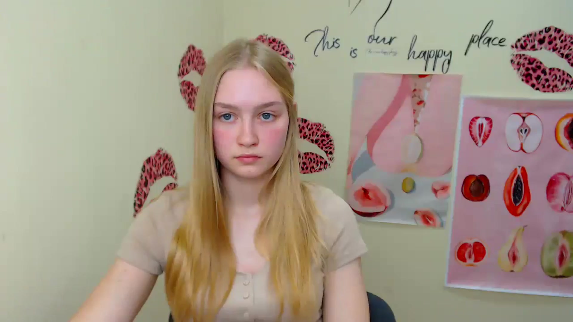 Gallery image thumbnail from MClaara's myfreecams stream on, 06/19/2025, 09:49 image 15 of 20