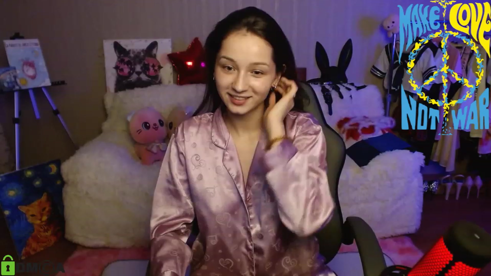 Gallery image thumbnail from MEDIA_'s myfreecams stream on, 02/01/2023, 22:38 image 14 of 20