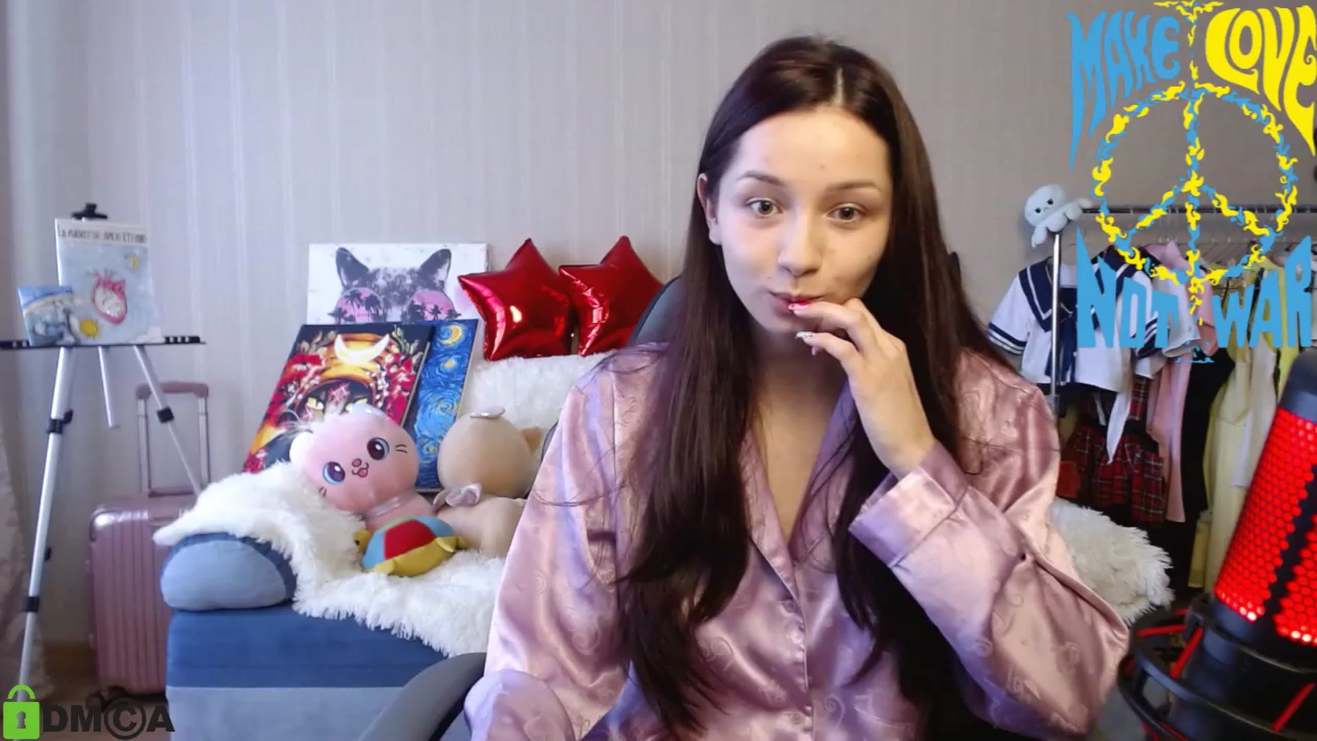 Gallery image thumbnail from MEDIA_'s myfreecams stream on, 04/07/2023, 08:12 image 14 of 20