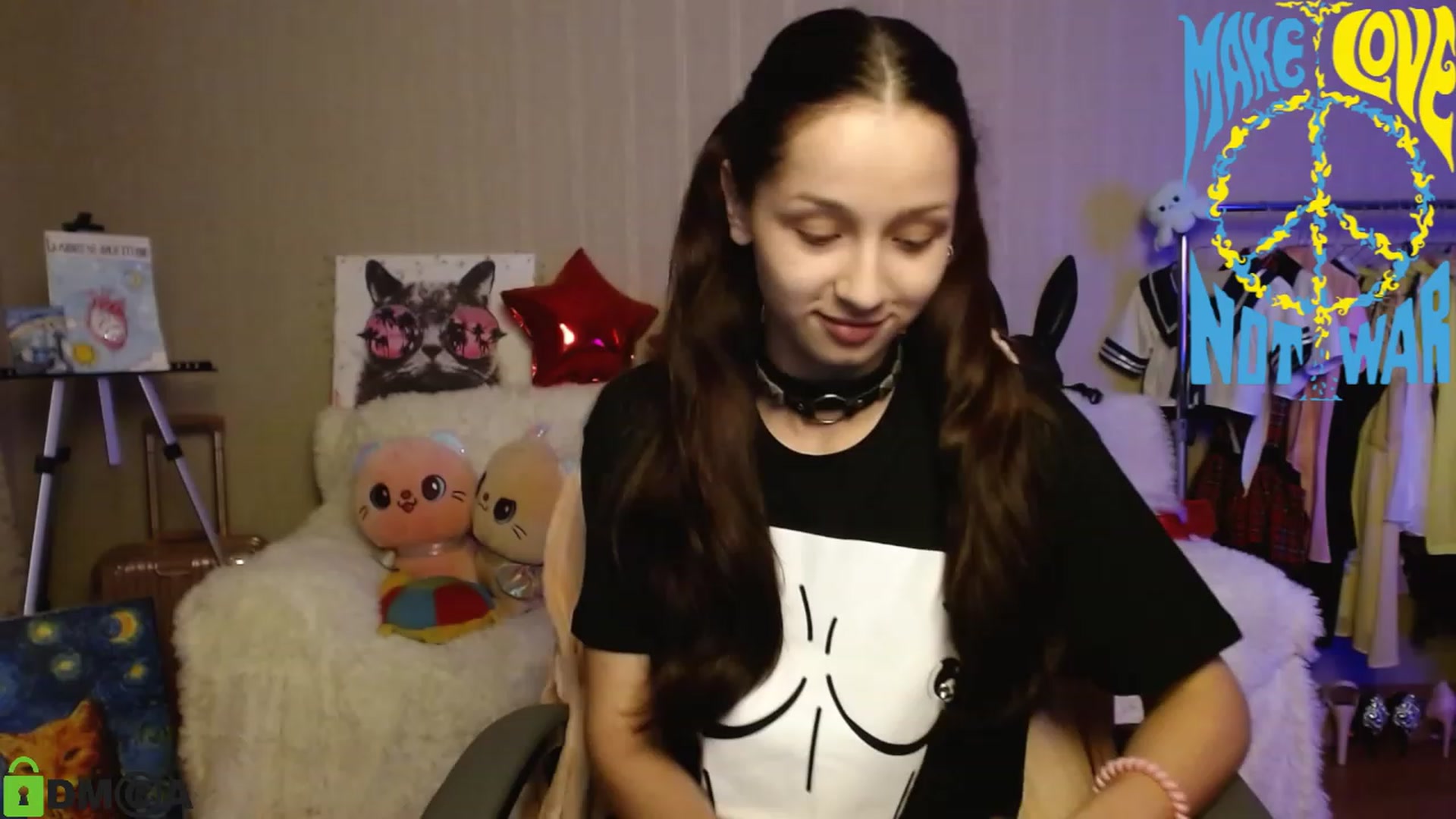 Gallery image thumbnail from MEDIA_'s myfreecams stream on, 04/18/2023, 20:11 image 1 of 20