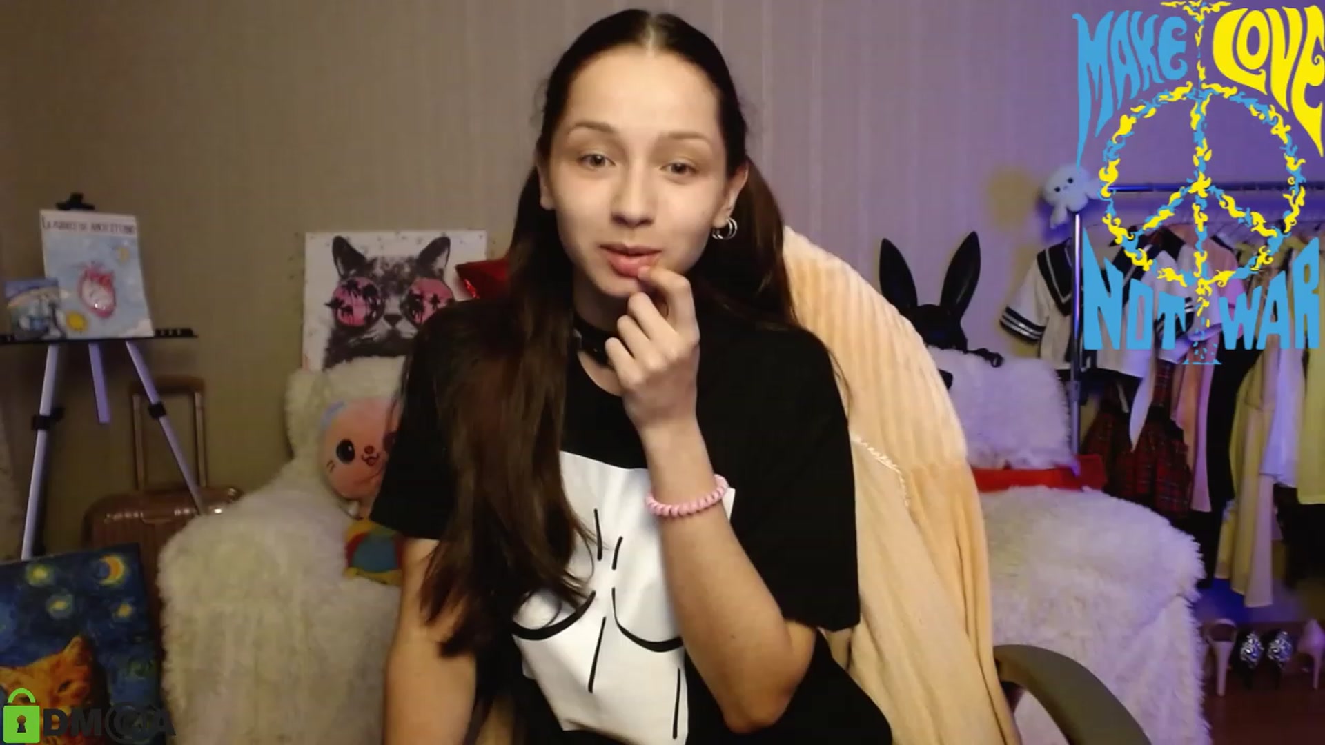 Gallery image thumbnail from MEDIA_'s myfreecams stream on, 04/18/2023, 20:11 image 10 of 20