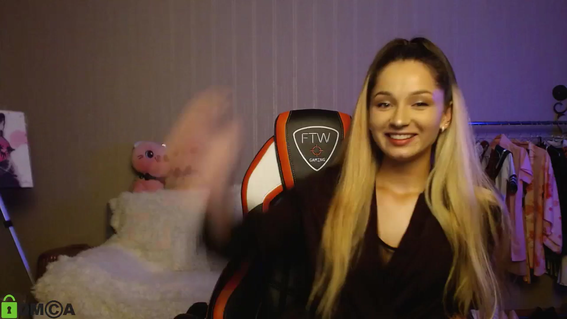 Gallery image thumbnail from MEDIA_'s myfreecams stream on, 08/02/2024, 21:24 image 6 of 20