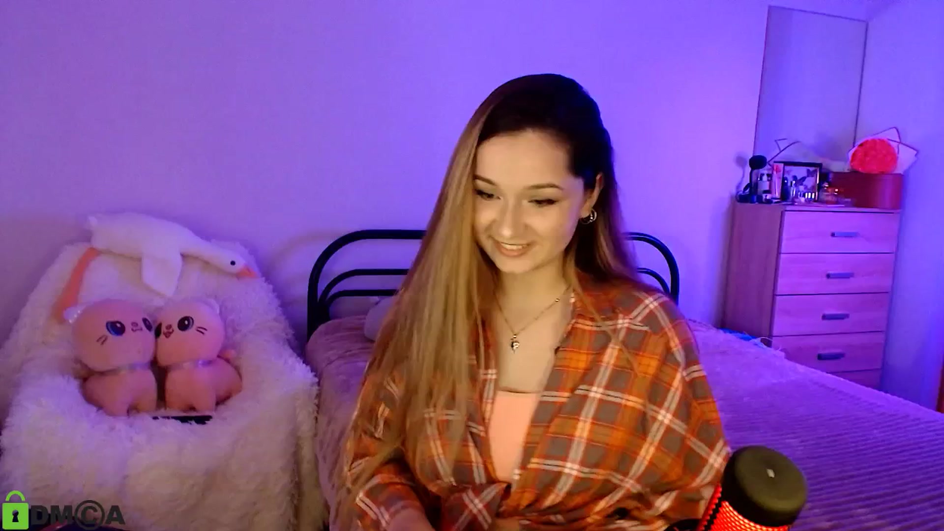 Gallery image thumbnail from MEDIA_'s myfreecams stream on, 04/28/2025, 22:05 image 6 of 20