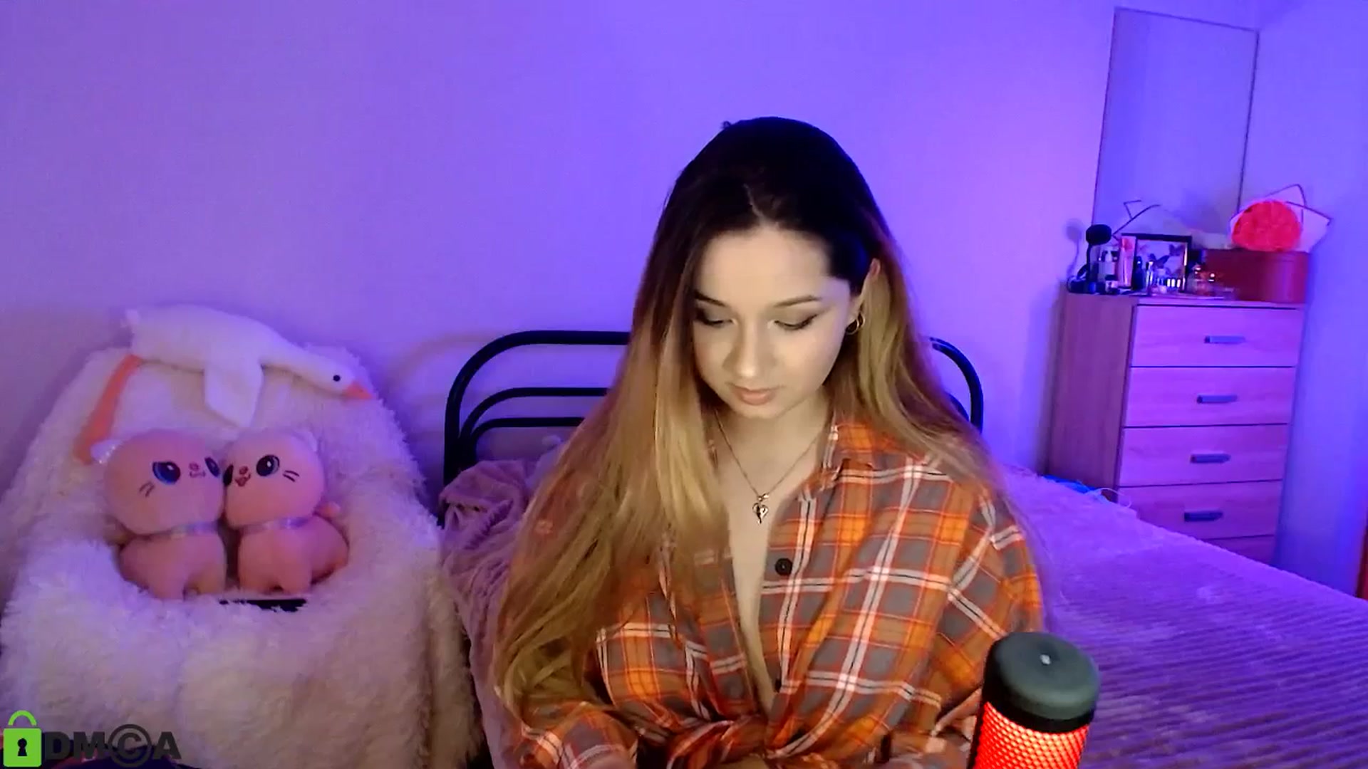 Gallery image thumbnail from MEDIA_'s myfreecams stream on, 04/29/2025, 24:01 image 6 of 20