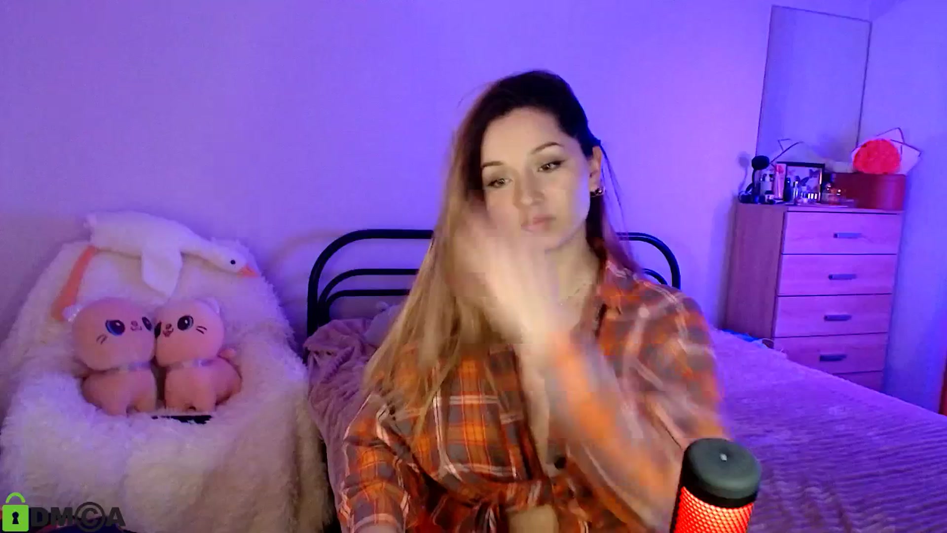Gallery image thumbnail from MEDIA_'s myfreecams stream on, 04/29/2025, 24:01 image 11 of 20