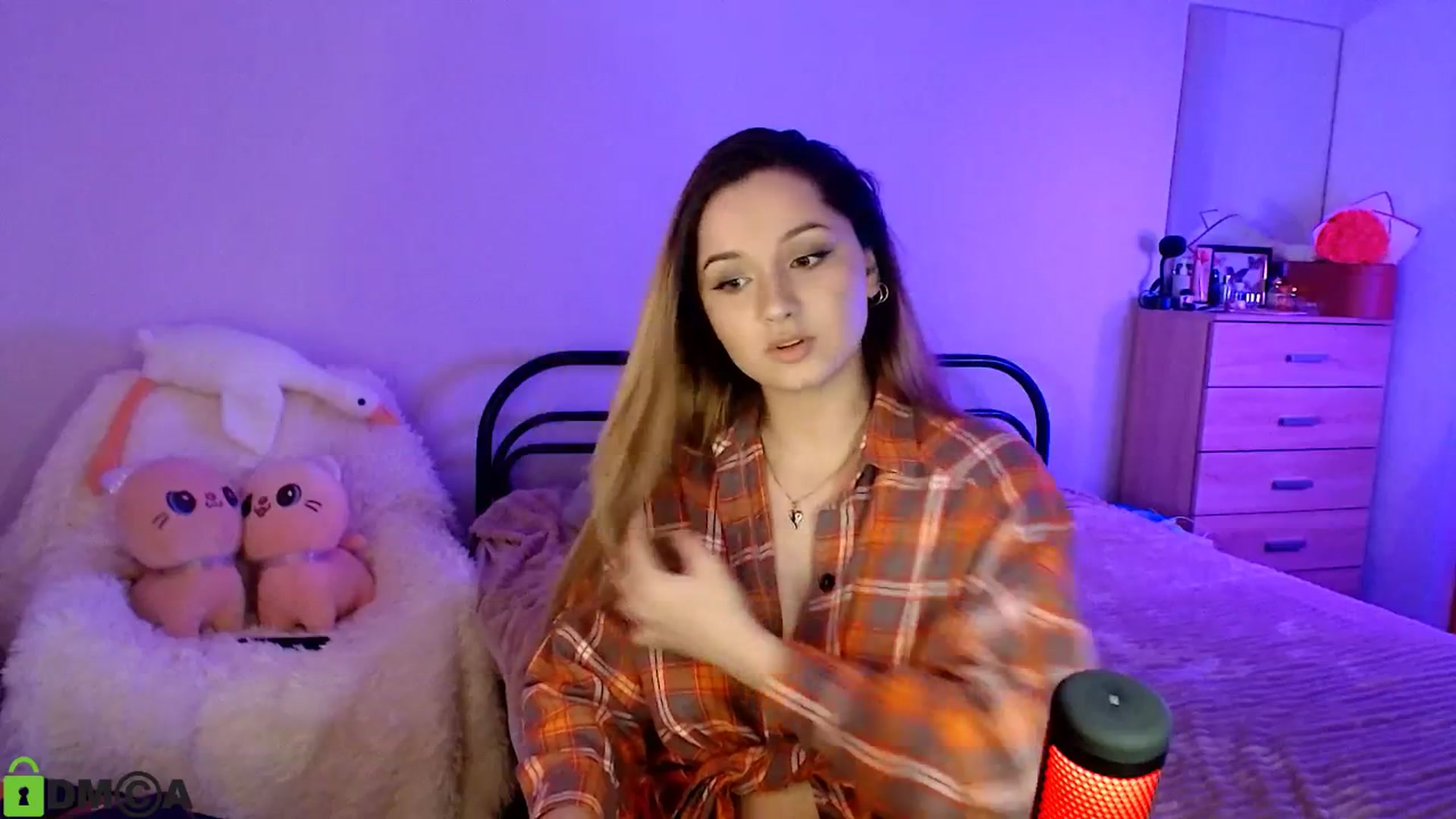 Gallery image thumbnail from MEDIA_'s myfreecams stream on, 04/29/2025, 24:01 image 16 of 20