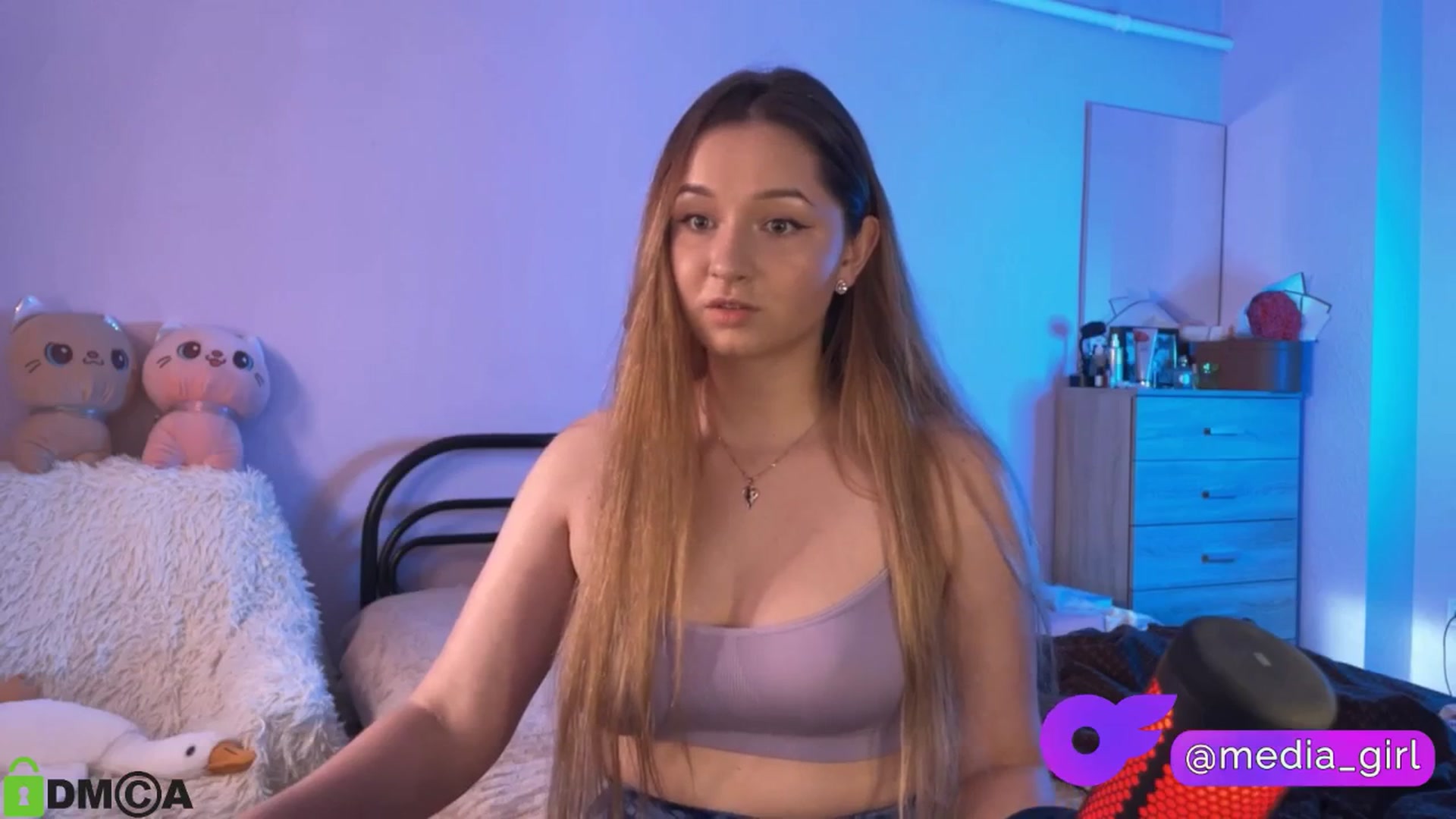 Gallery image thumbnail from MEDIA_'s myfreecams stream on, 05/19/2025, 04:35 image 6 of 20