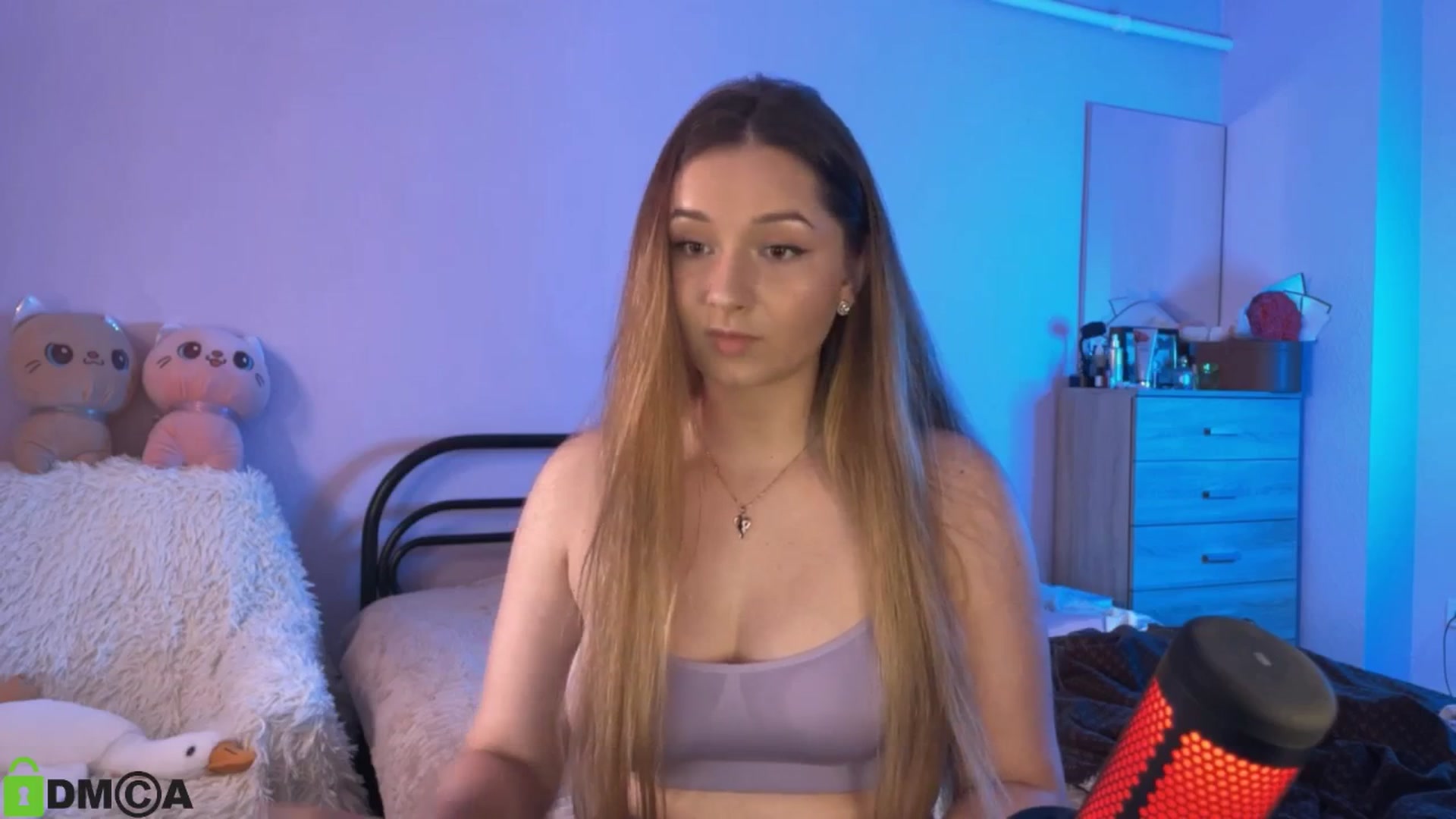 Gallery image thumbnail from MEDIA_'s myfreecams stream on, 05/19/2025, 04:35 image 15 of 20