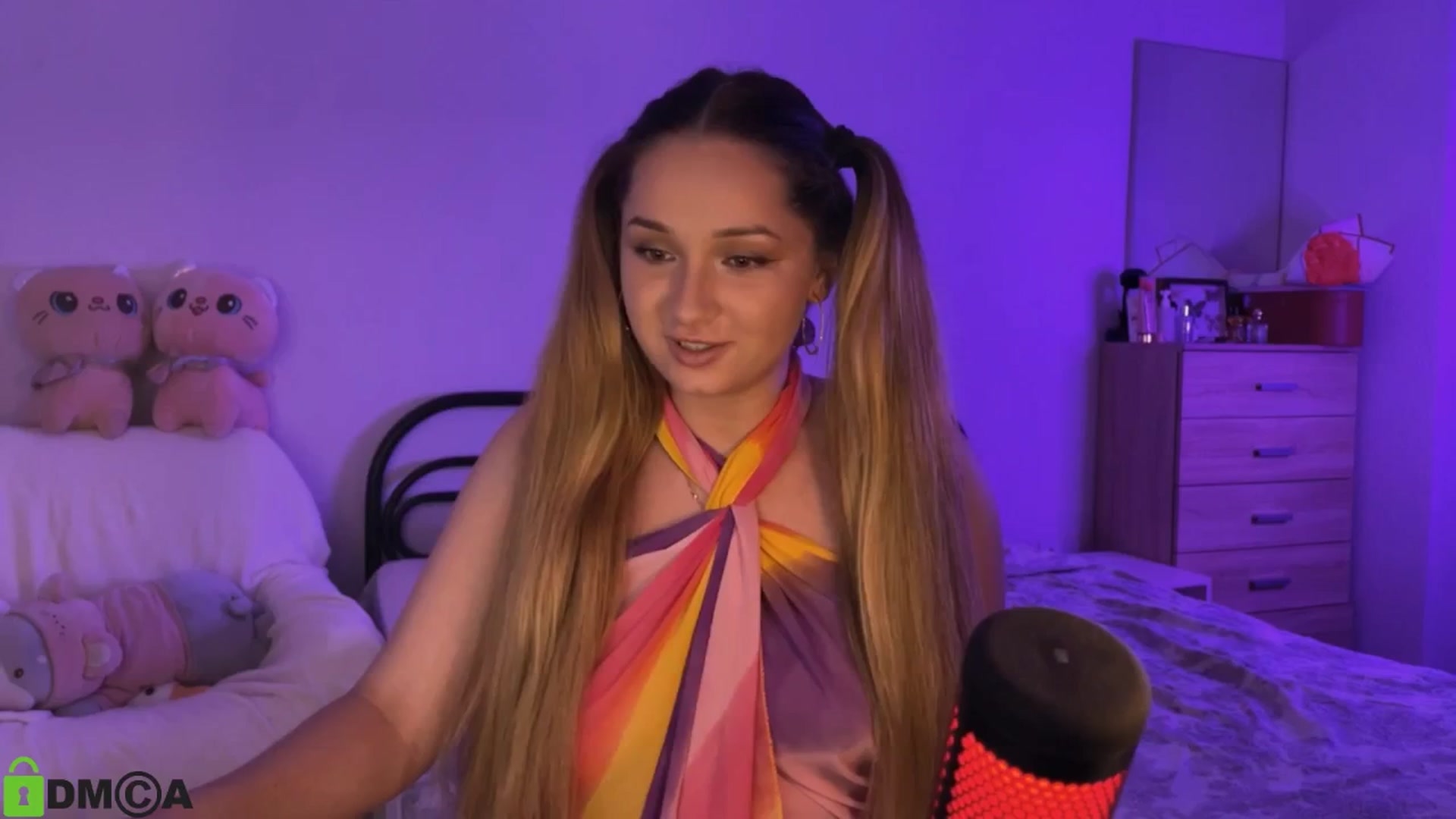 Gallery image thumbnail from MEDIA_'s myfreecams stream on, 08/15/2025, 18:08 image 6 of 20