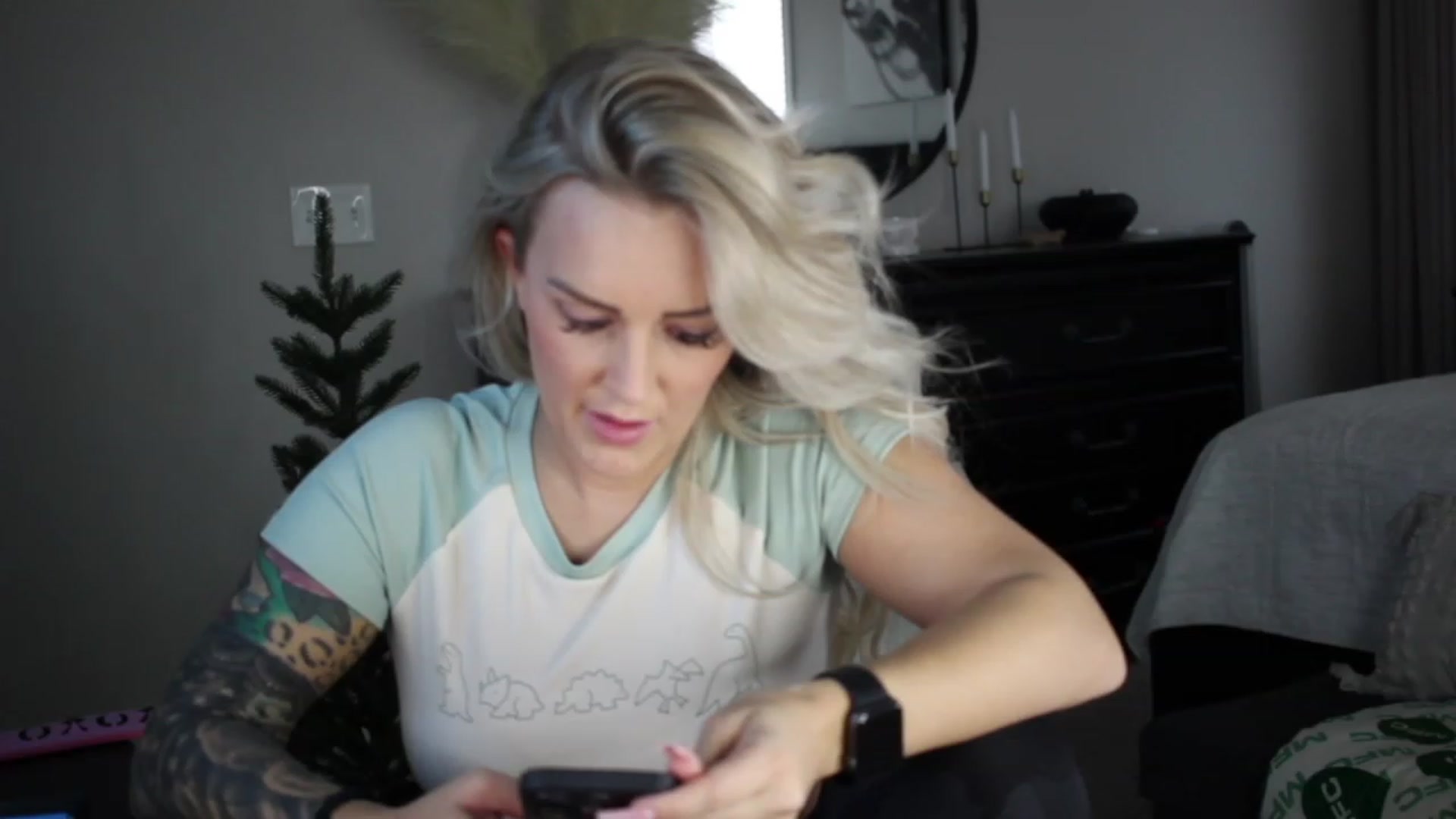 Gallery image thumbnail from MFCCamModel's myfreecams stream on, 11/21/2022, 22:38 image 13 of 20