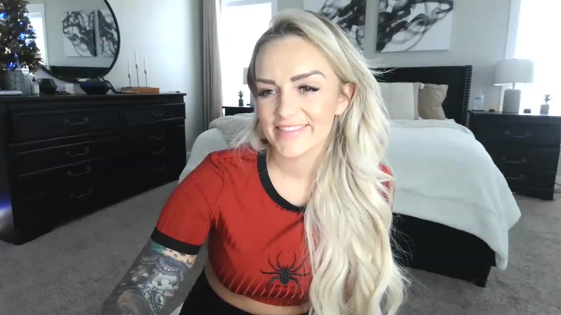 Gallery image thumbnail from MFCCamModel's myfreecams stream on, 12/04/2022, 22:11 image 3 of 20