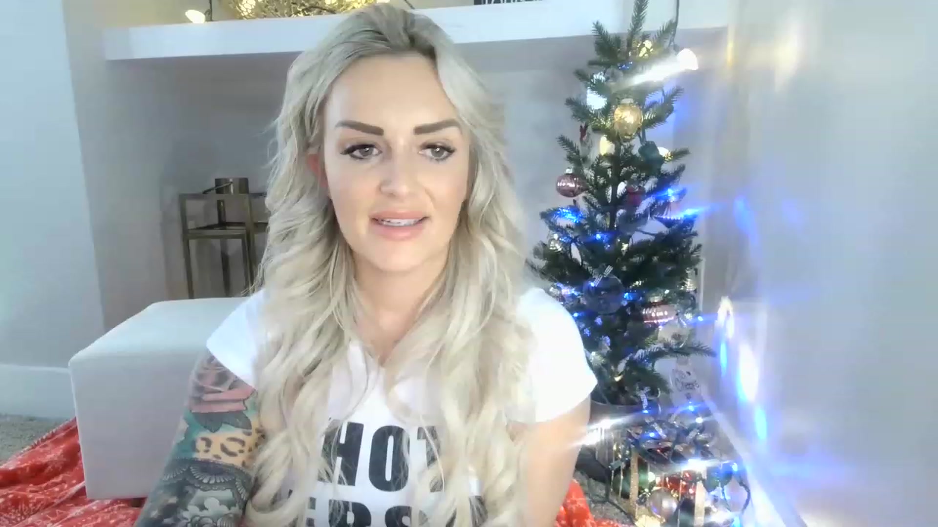 Gallery image thumbnail from MFCCamModel's myfreecams stream on, 12/18/2022, 22:40 image 8 of 20
