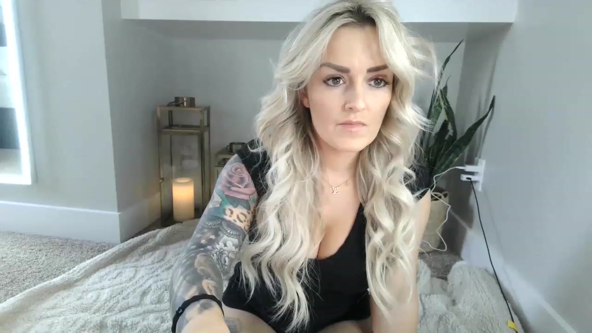 Gallery image thumbnail from MFCCamModel's myfreecams stream on, 01/12/2023, 22:37 image 1 of 20