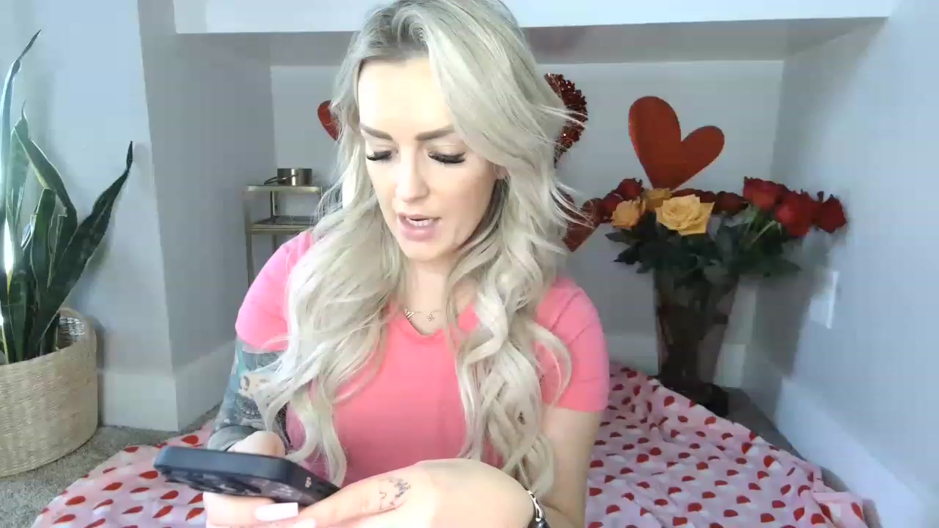 Gallery image thumbnail from MFCCamModel's myfreecams stream on, 01/15/2023, 21:49 image 3 of 20