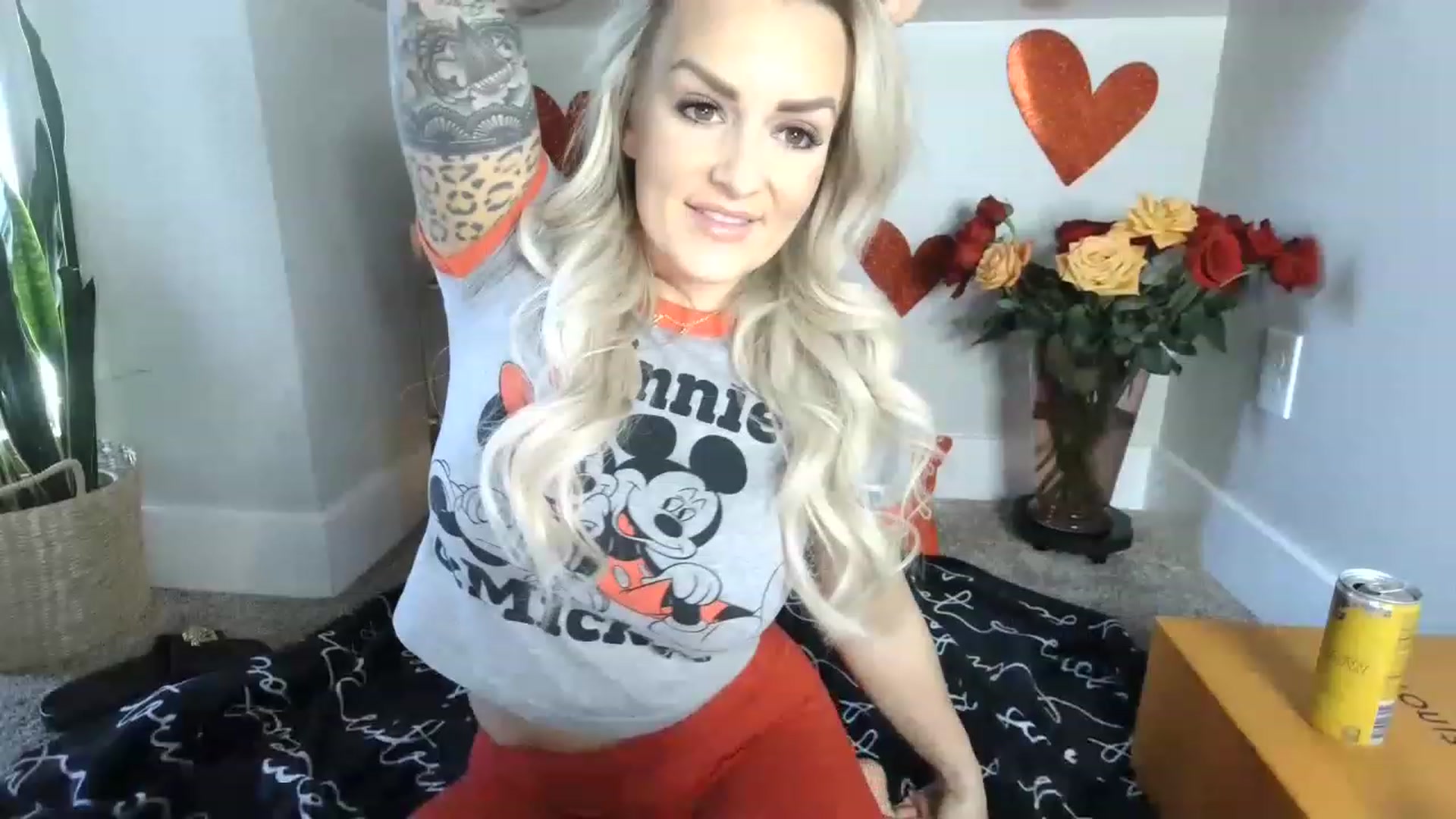 Gallery image thumbnail from MFCCamModel's myfreecams stream on, 01/17/2023, 23:00 image 1 of 20