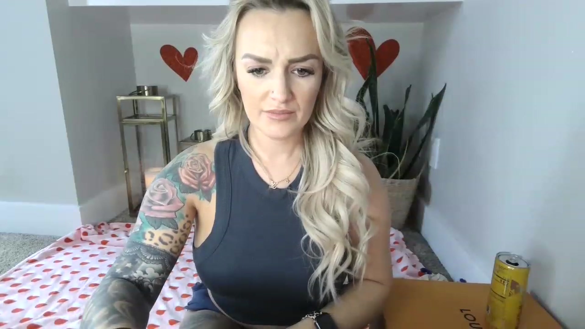 Gallery image thumbnail from MFCCamModel's myfreecams stream on, 01/19/2023, 22:02 image 15 of 20
