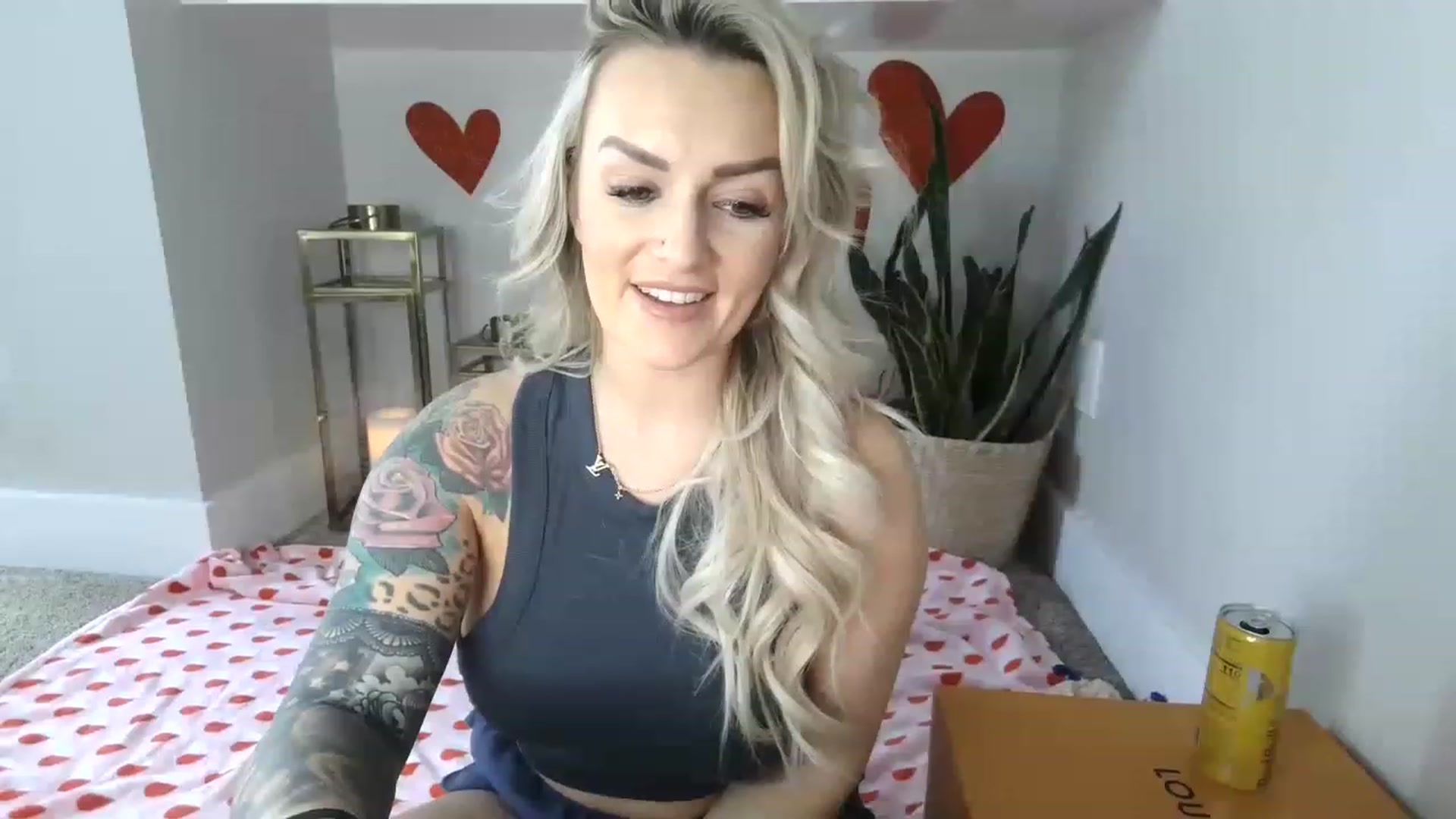Gallery image thumbnail from MFCCamModel's myfreecams stream on, 01/19/2023, 22:02 image 5 of 20
