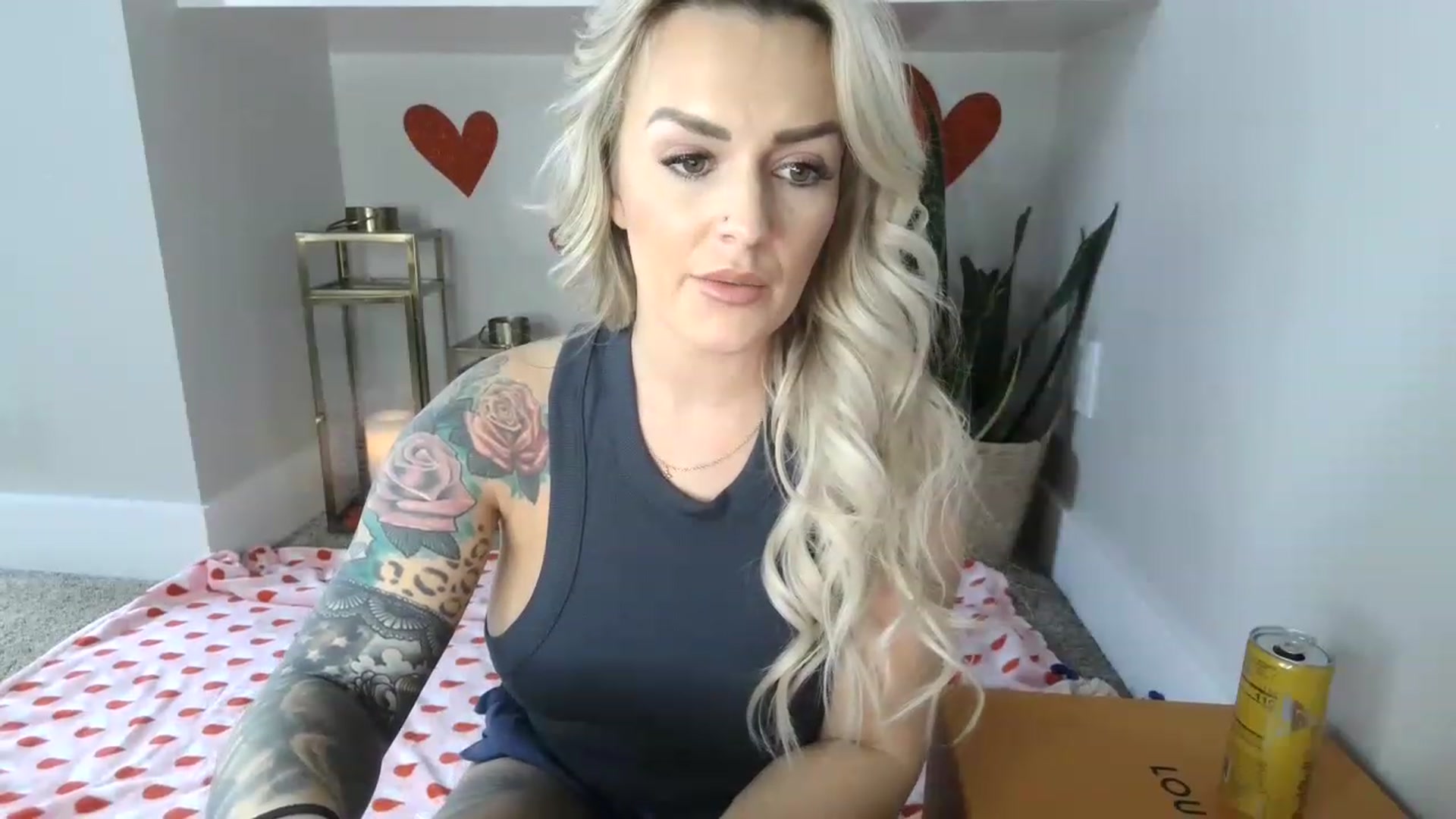 Gallery image thumbnail from MFCCamModel's myfreecams stream on, 01/19/2023, 22:02 image 11 of 20