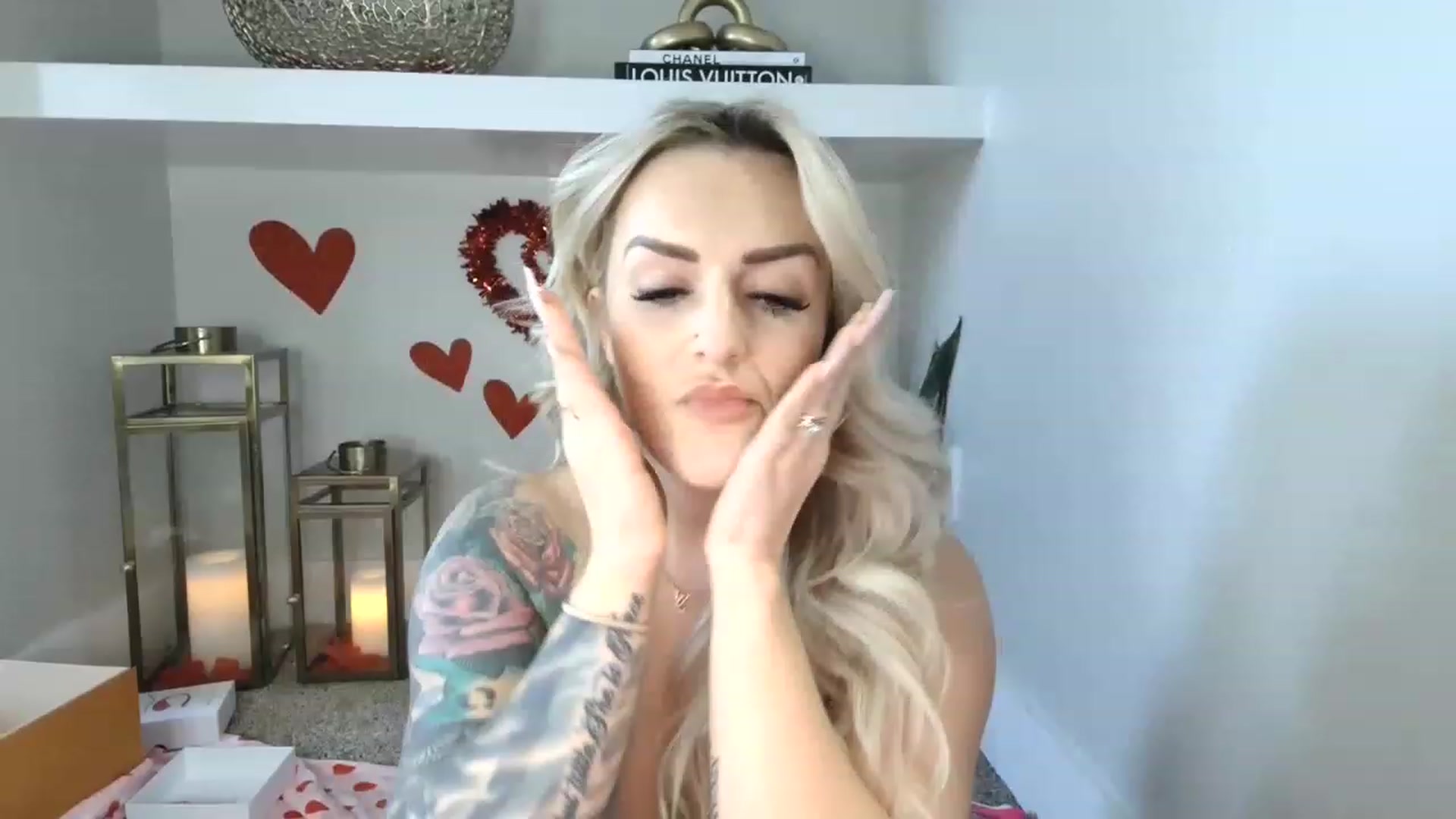 Gallery image thumbnail from MFCCamModel's myfreecams stream on, 01/21/2023, 22:02 image 14 of 20