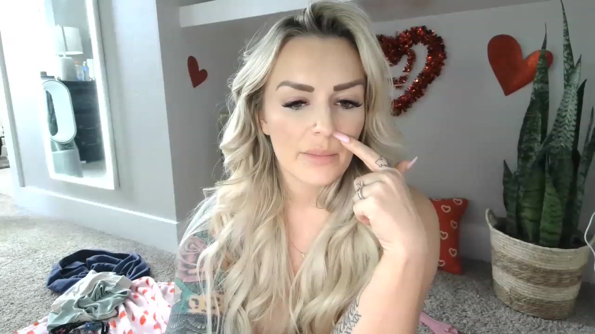 Gallery image thumbnail from MFCCamModel's myfreecams stream on, 01/22/2023, 22:25 image 13 of 20