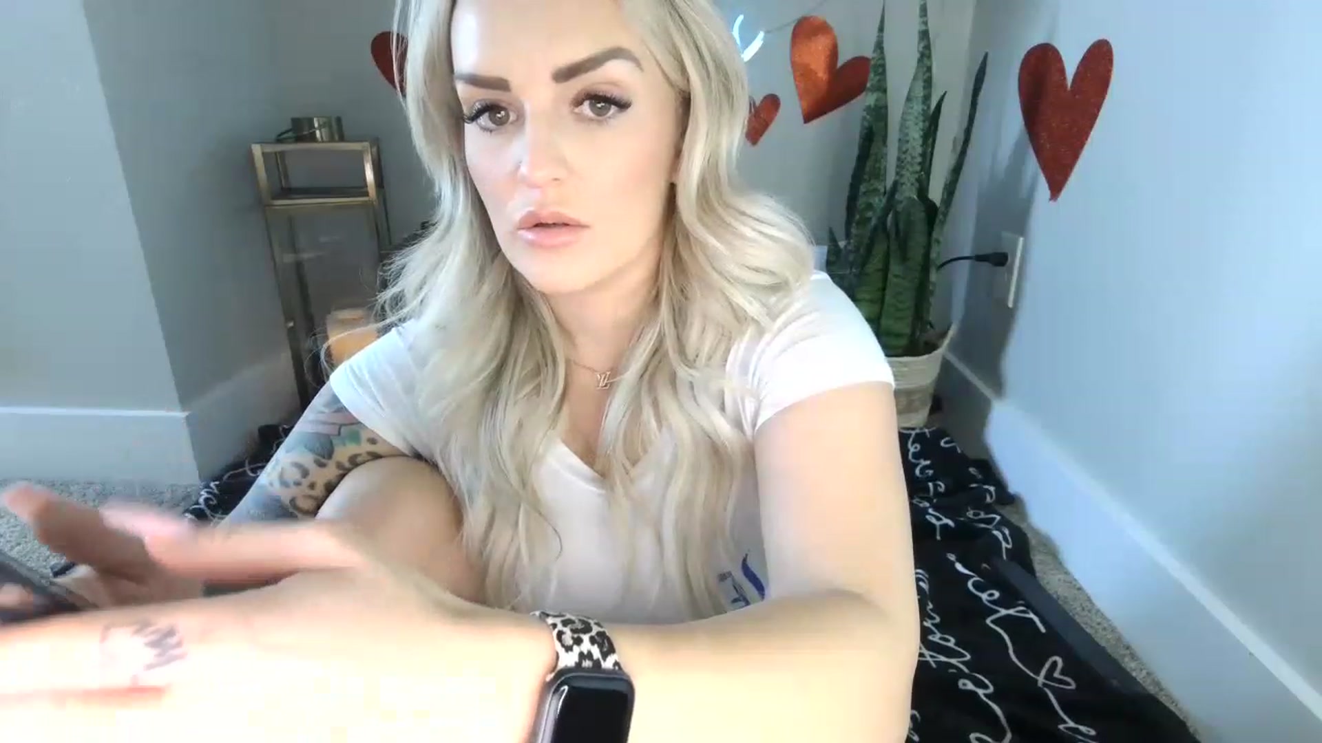Gallery image thumbnail from MFCCamModel's myfreecams stream on, 01/31/2023, 24:38 image 7 of 20
