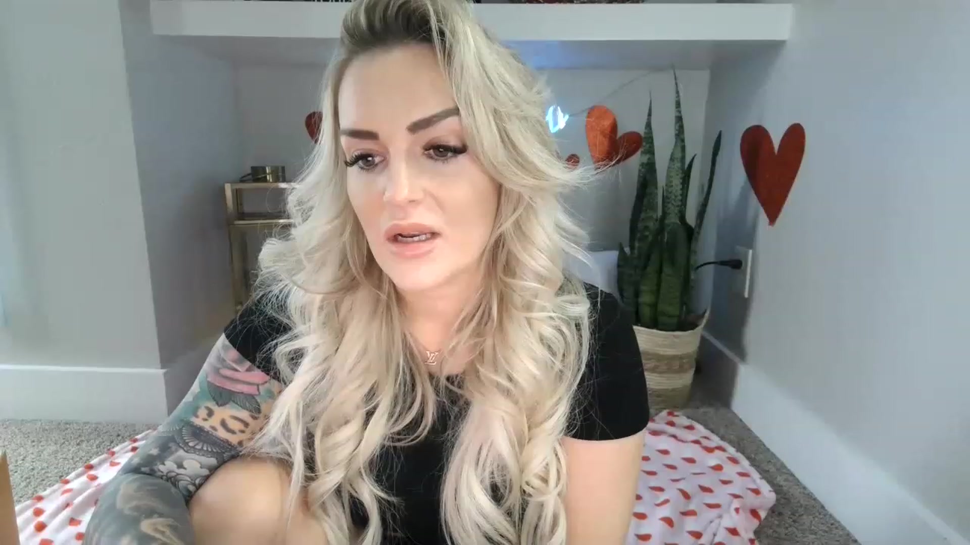 Gallery image thumbnail from MFCCamModel's myfreecams stream on, 01/31/2023, 22:51 image 15 of 20