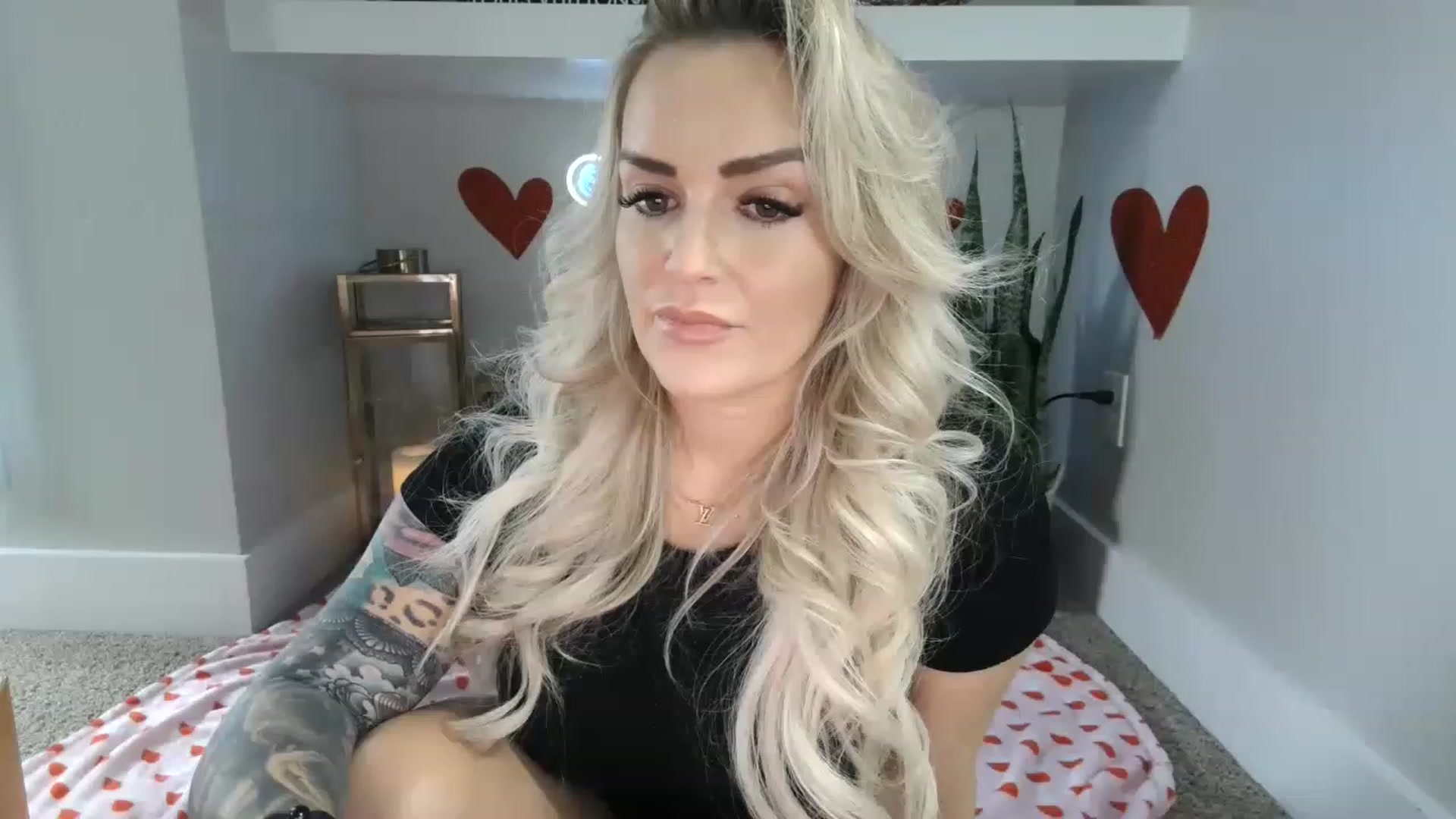 Gallery image thumbnail from MFCCamModel's myfreecams stream on, 01/31/2023, 22:51 image 19 of 20