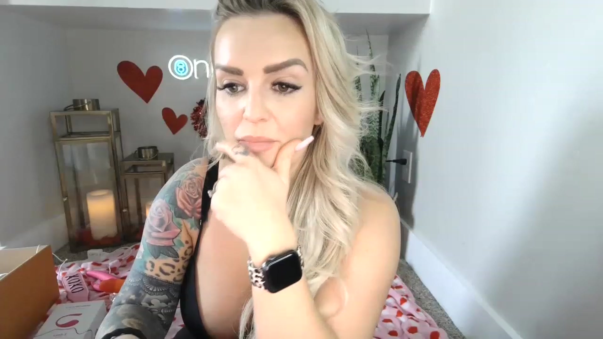 Gallery image thumbnail from MFCCamModel's myfreecams stream on, 02/02/2023, 24:35 image 8 of 20