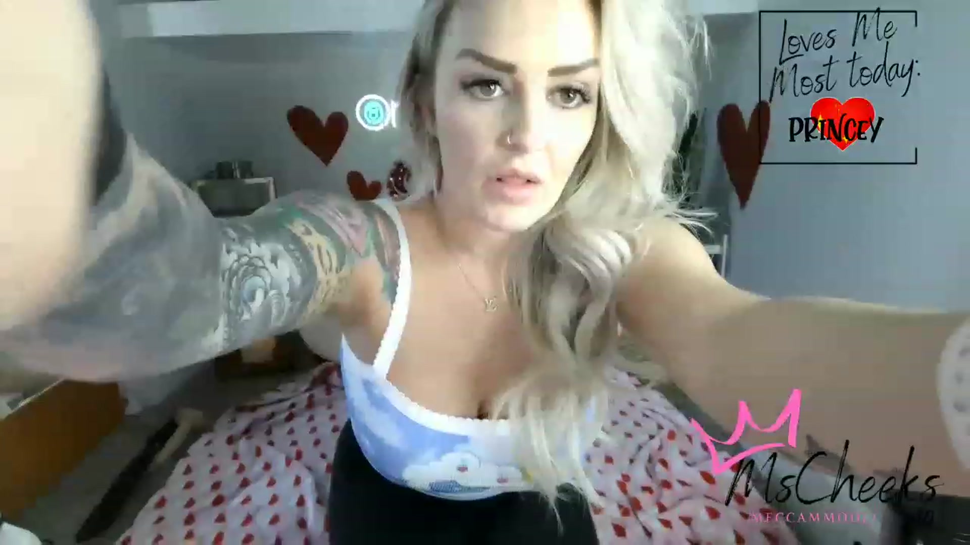 Gallery image thumbnail from MFCCamModel's myfreecams stream on, 02/10/2023, 23:12 image 4 of 20
