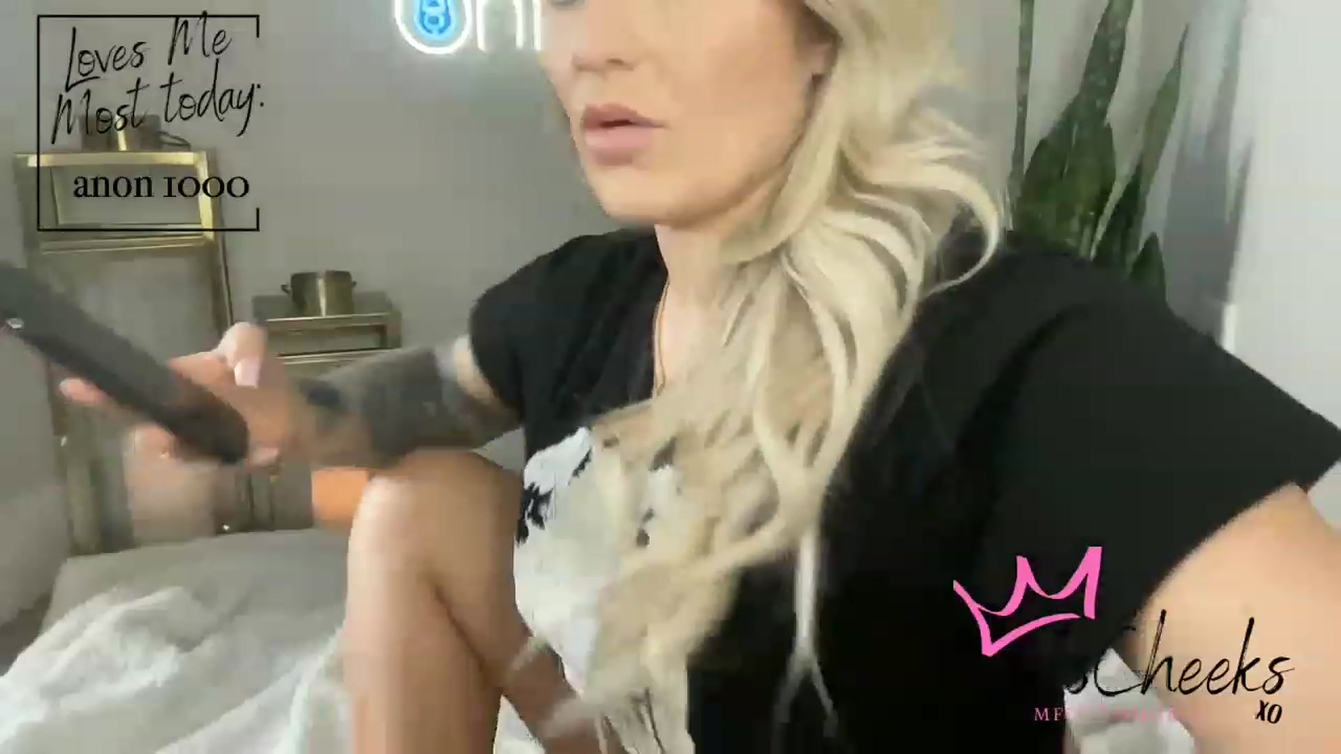 Gallery image thumbnail from MFCCamModel's myfreecams stream on, 02/20/2023, 23:25 image 20 of 20