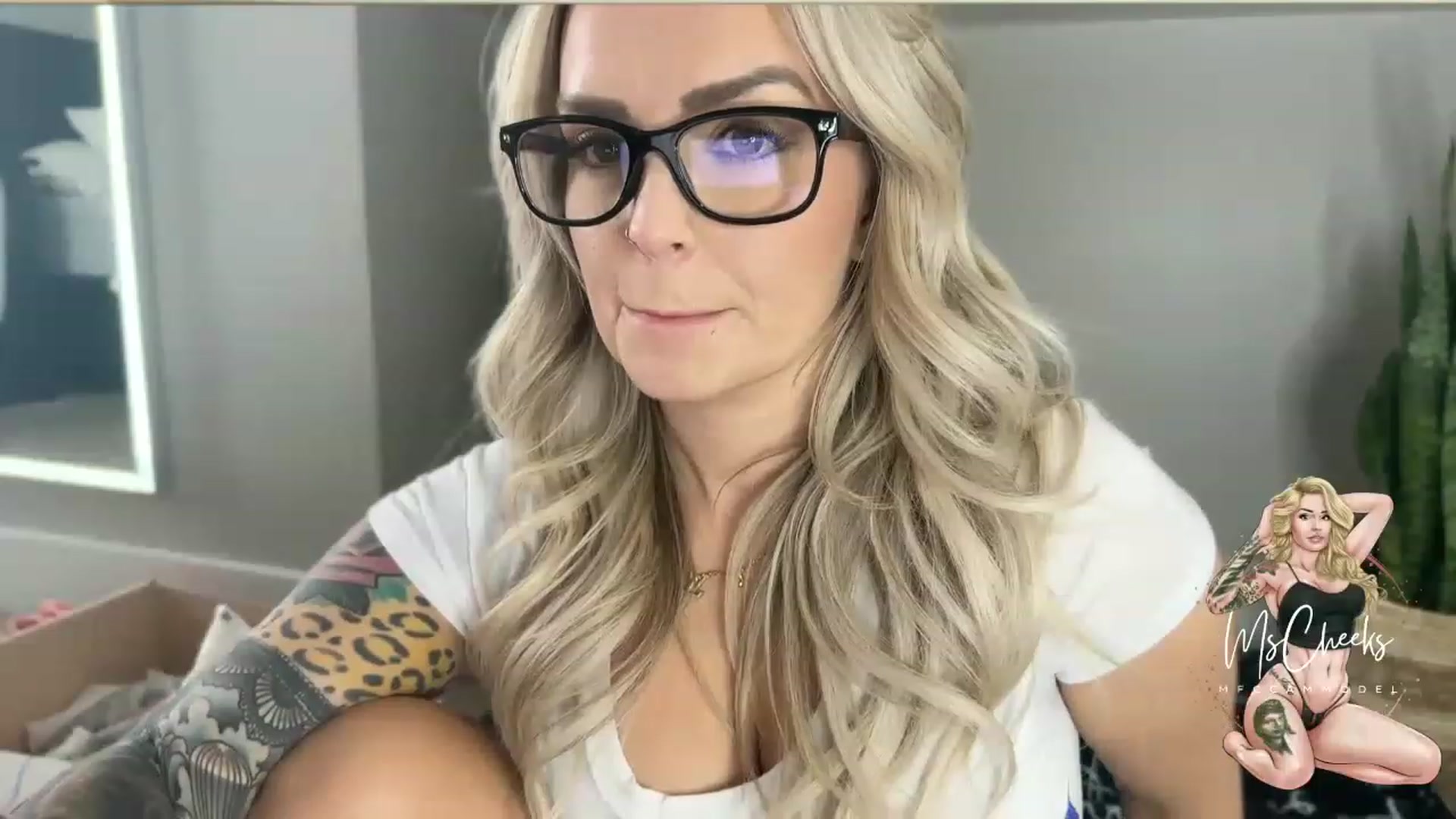 Gallery image thumbnail from MFCCamModel's myfreecams stream on, 03/12/2023, 21:10 image 13 of 20