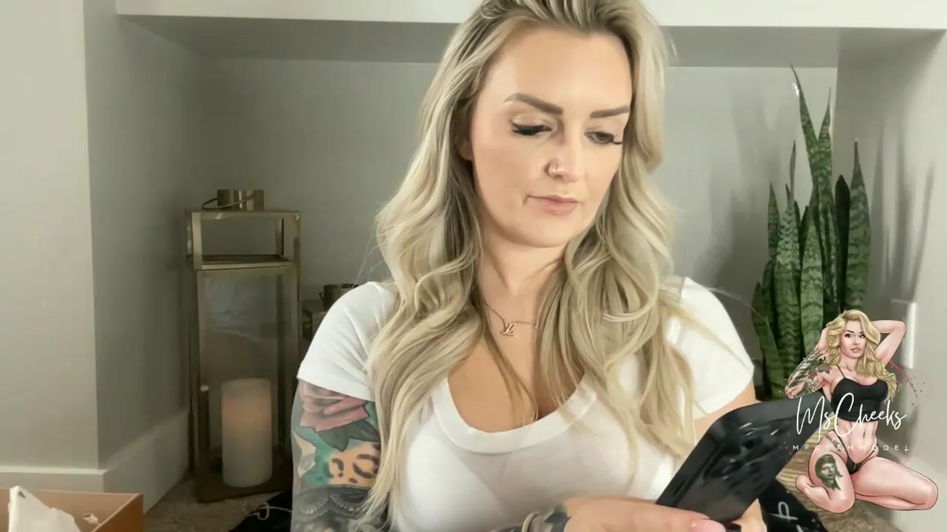 Gallery image thumbnail from MFCCamModel's myfreecams stream on, 03/12/2023, 21:10 image 18 of 20