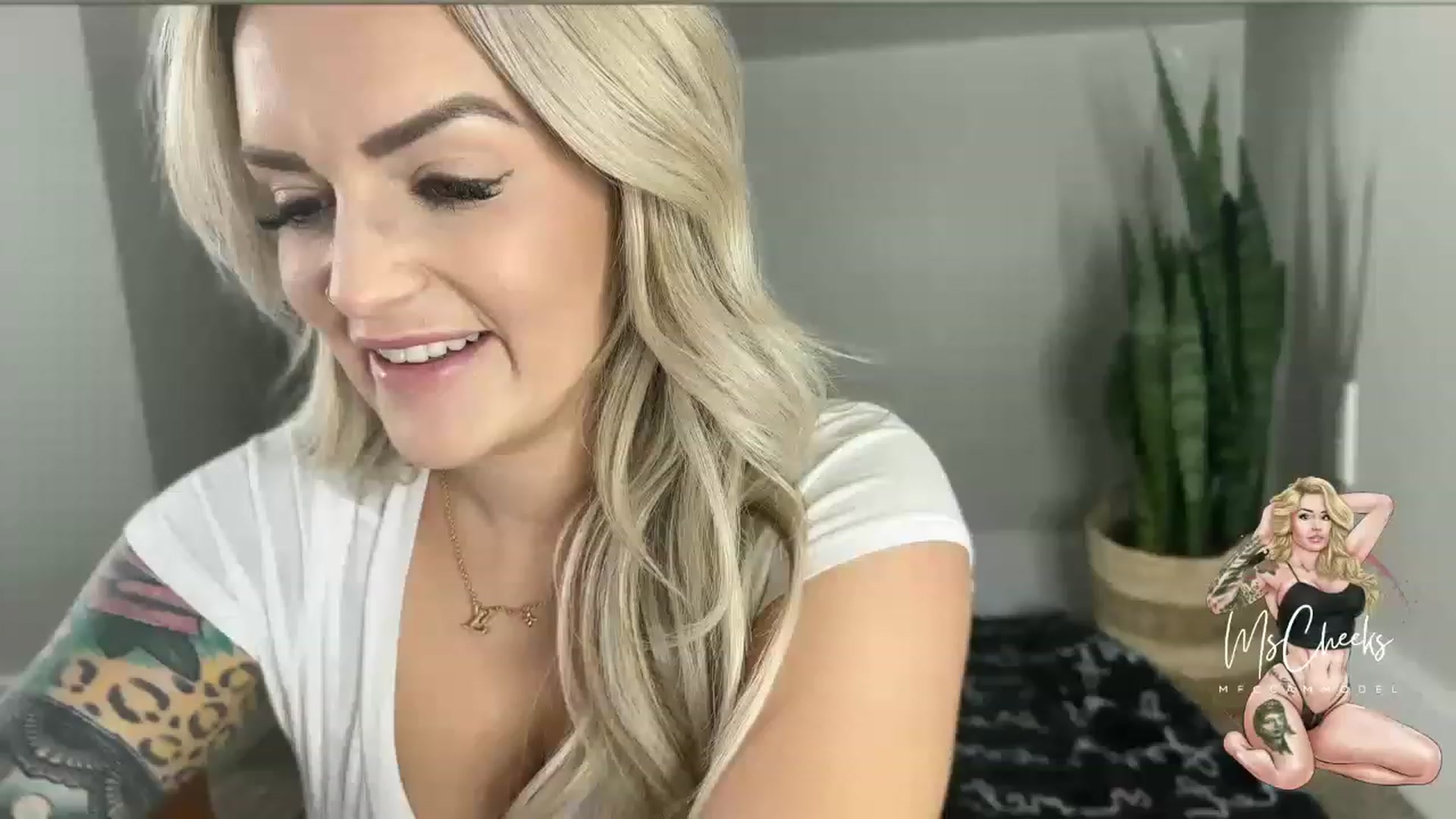 Gallery image thumbnail from MFCCamModel's myfreecams stream on, 03/12/2023, 21:10 image 5 of 20