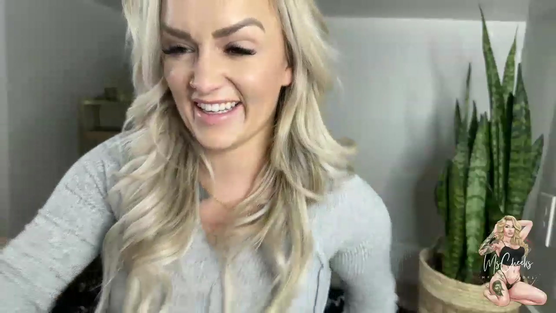Gallery image thumbnail from MFCCamModel's myfreecams stream on, 03/14/2023, 20:43 image 18 of 20