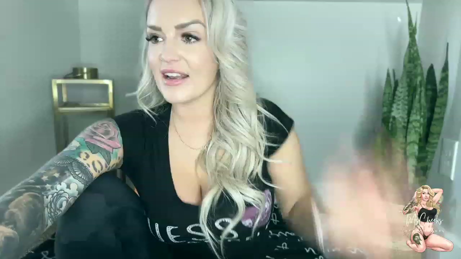 Gallery image thumbnail from MFCCamModel's myfreecams stream on, 03/15/2023, 23:30 image 9 of 20