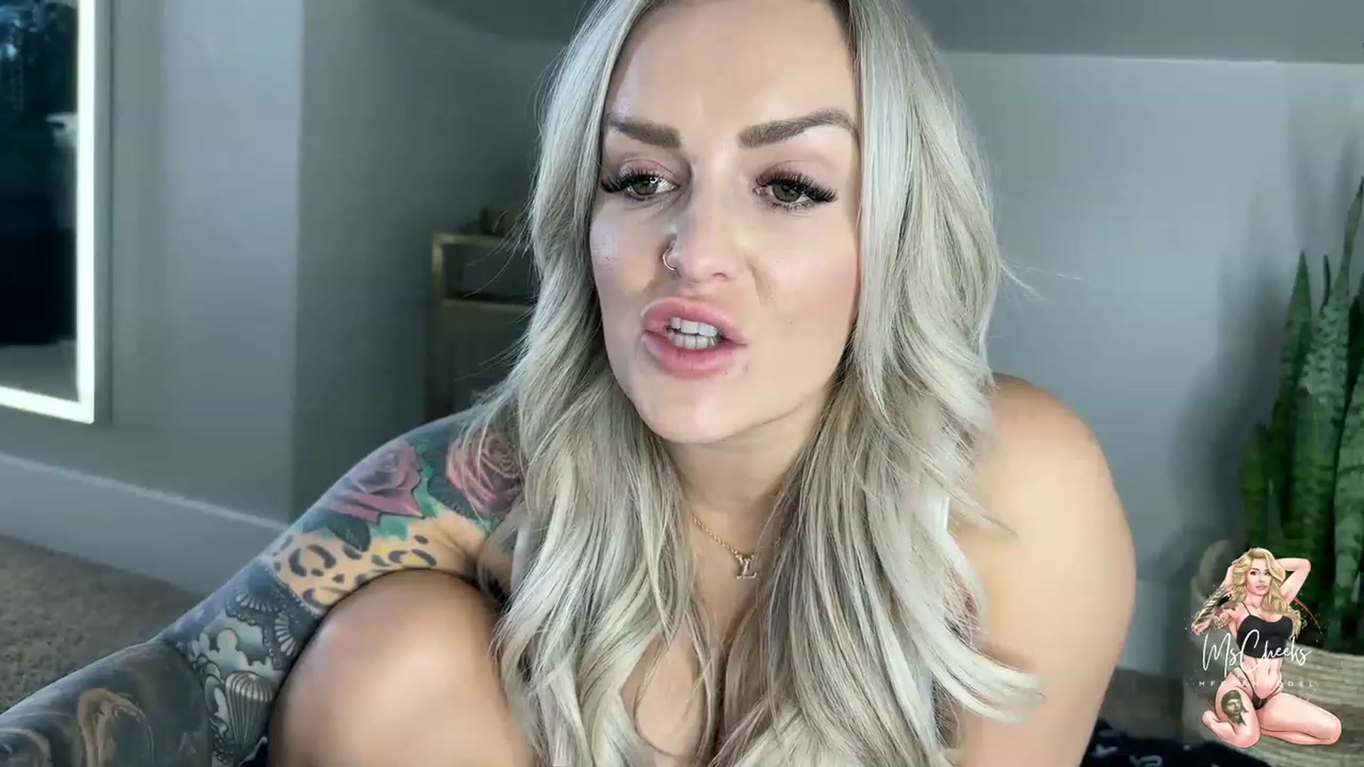Gallery image thumbnail from MFCCamModel's myfreecams stream on, 03/16/2023, 22:16 image 10 of 20