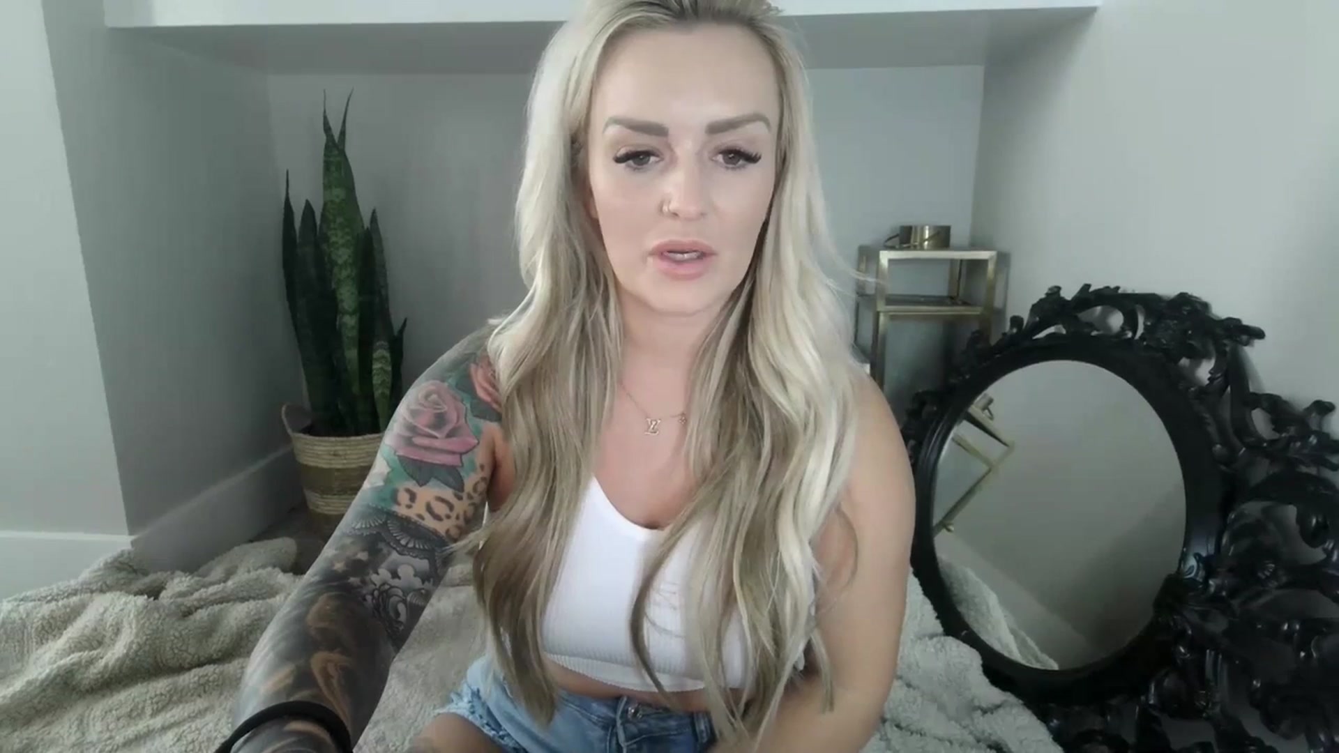Gallery image thumbnail from MFCCamModel's myfreecams stream on, 06/09/2023, 23:18 image 4 of 20