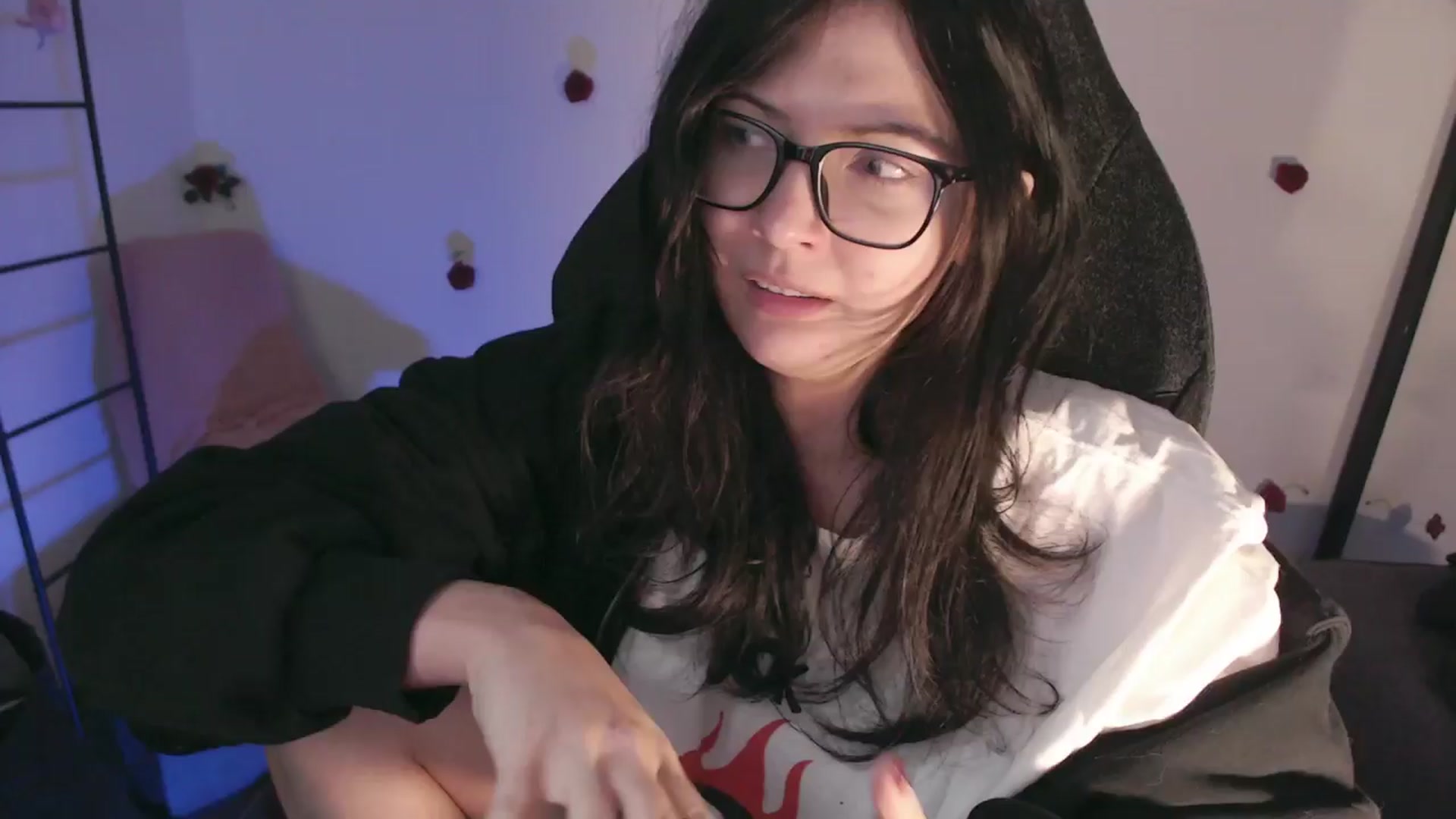 Gallery image thumbnail from MFCsurvivor's myfreecams stream on, 03/22/2024, 04:50 image 4 of 20