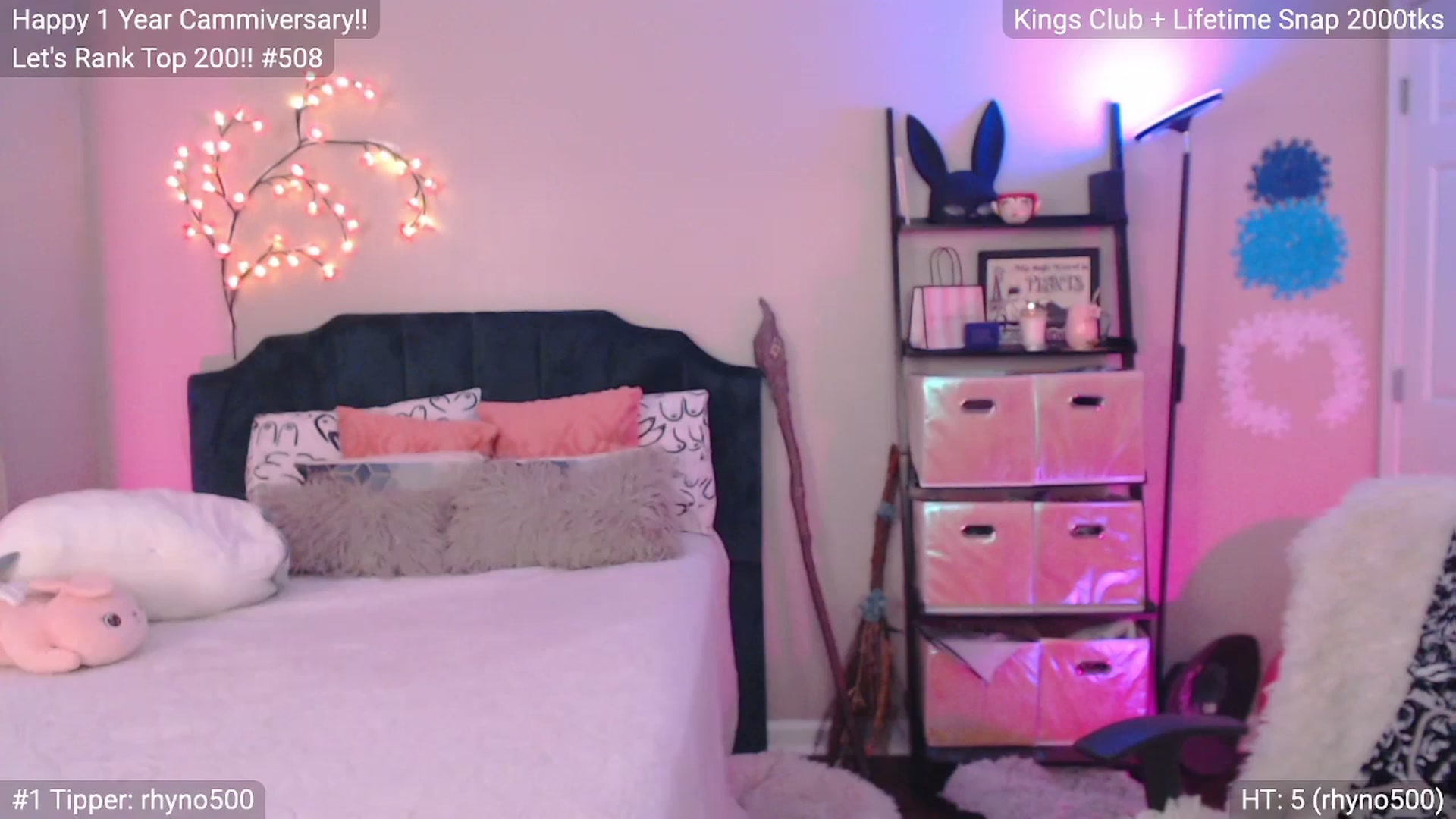 Gallery image thumbnail from MILFMorganRed's myfreecams stream on, 12/19/2025, 24:00 image 19 of 20