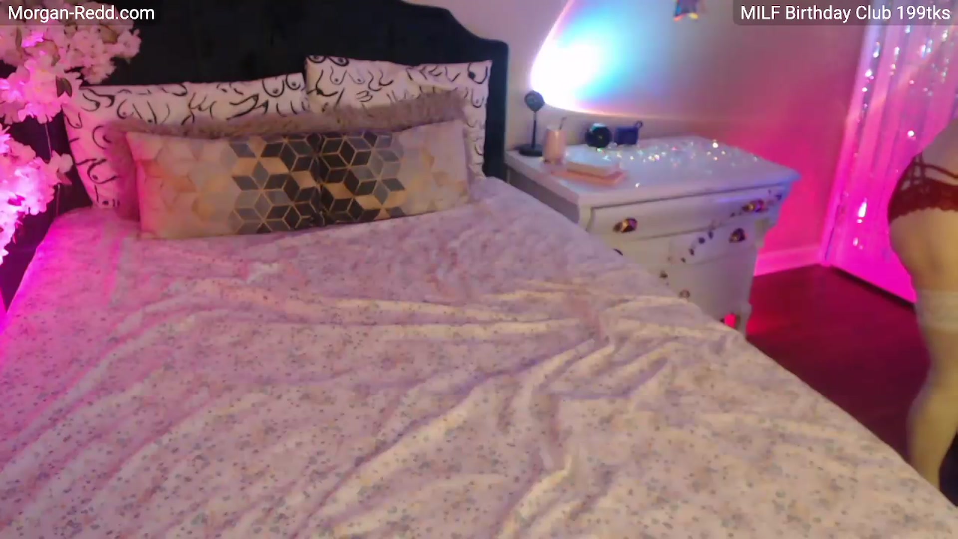 Gallery image thumbnail from MILFMorganRed's myfreecams stream on, 08/19/2026, 04:04 image 11 of 20