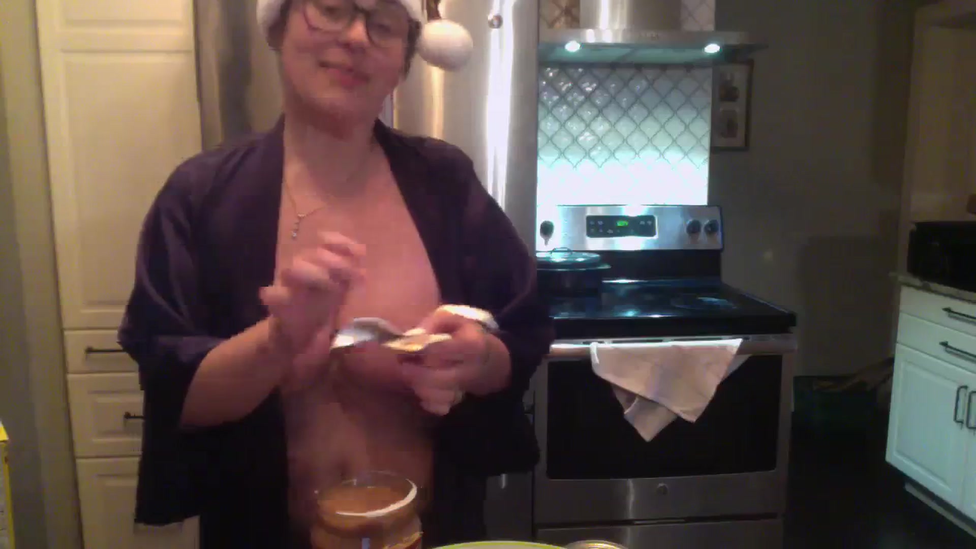 Gallery image thumbnail from MILF_Kori's myfreecams stream on, 12/23/2023, 13:49 image 7 of 20