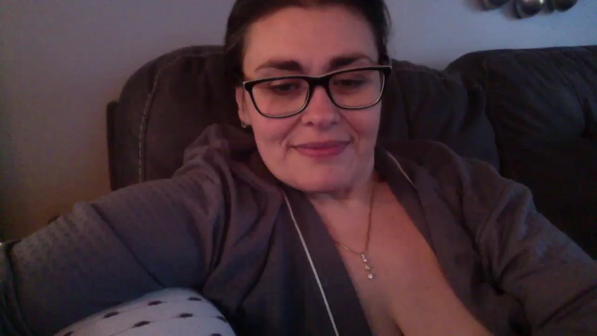 Gallery image thumbnail from MILF_Kori's myfreecams stream on, 12/31/2023, 18:46 image 7 of 20