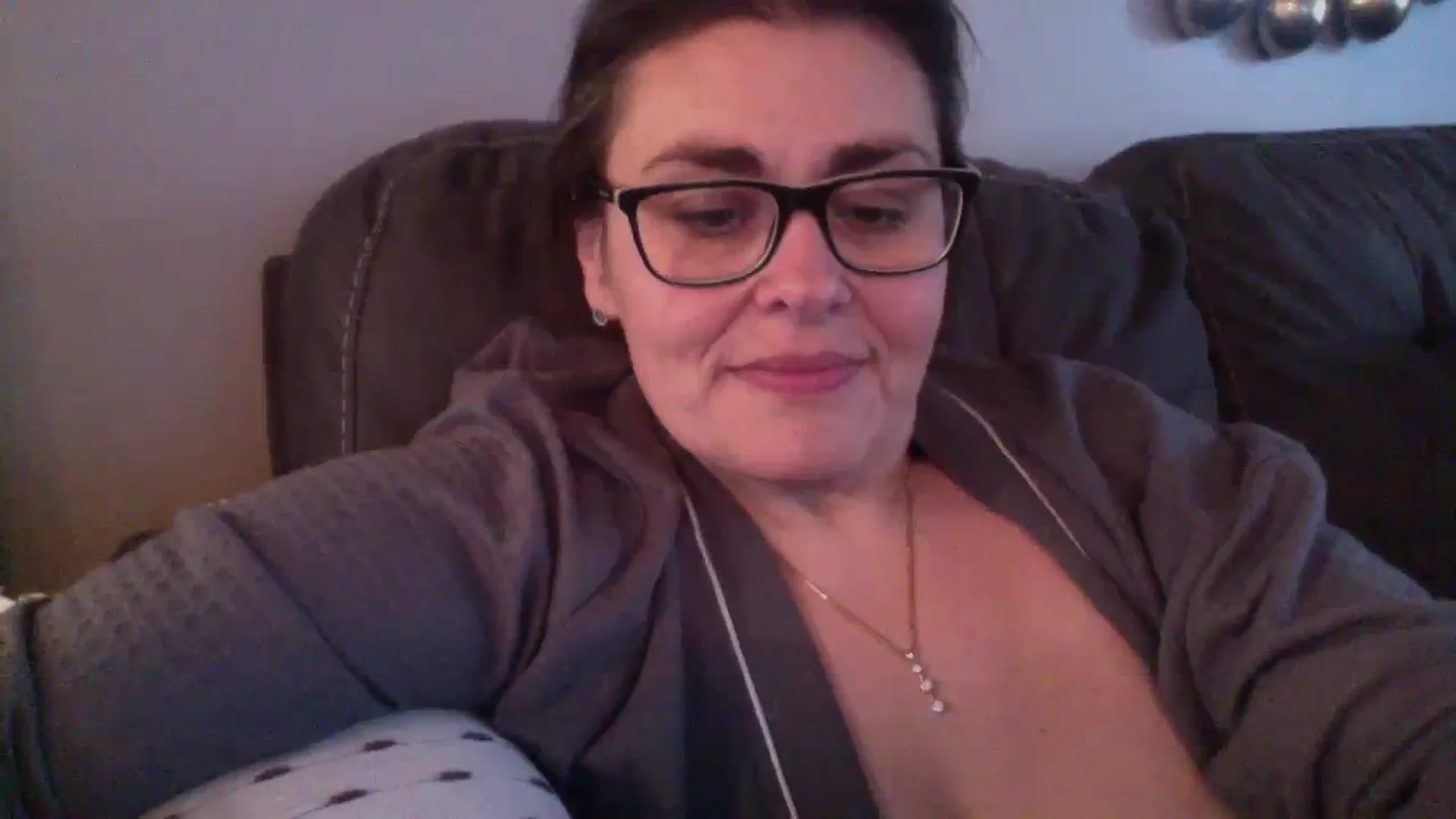 Gallery image thumbnail from MILF_Kori's myfreecams stream on, 12/31/2023, 18:46 image 14 of 20