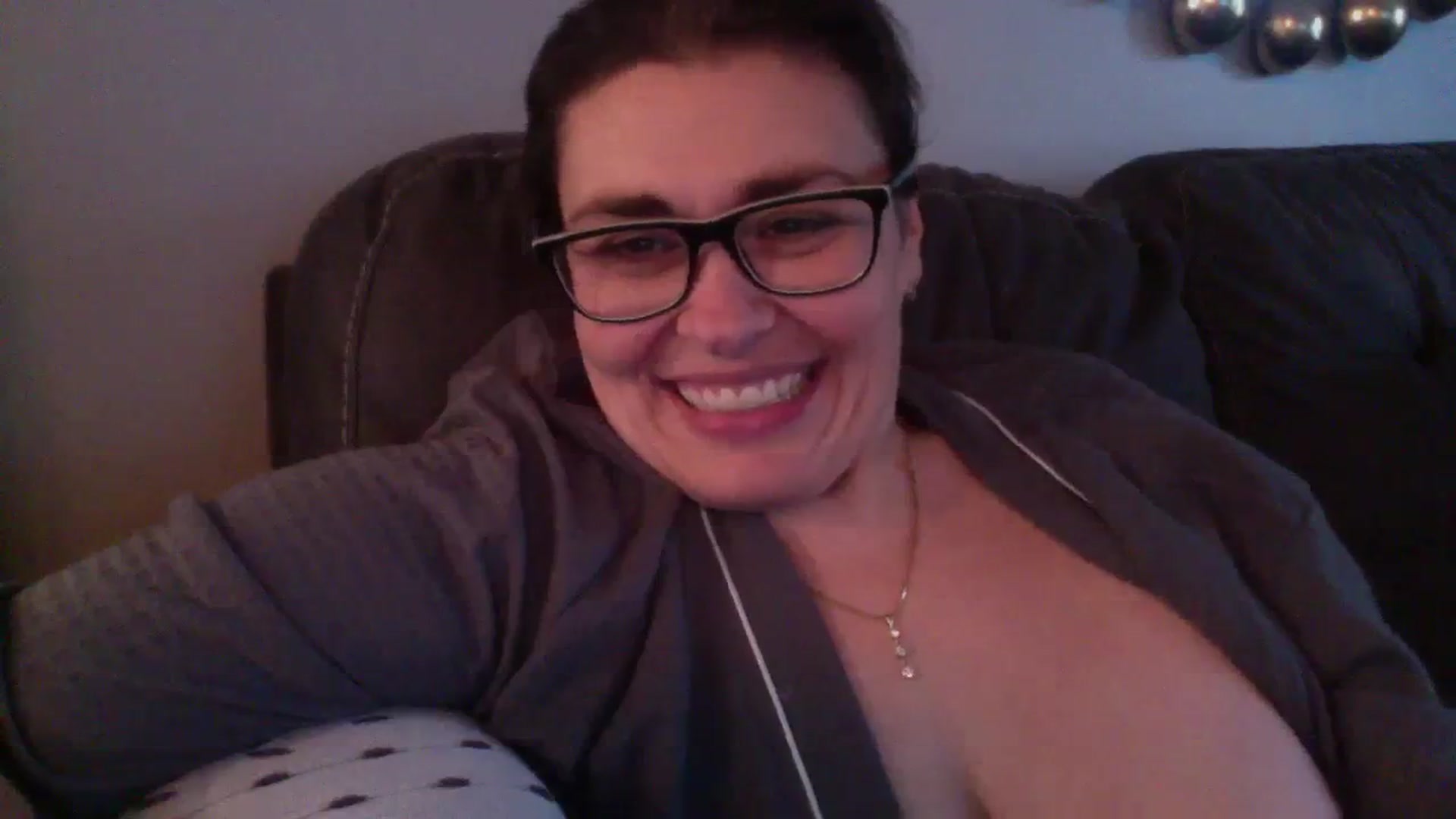 Gallery image thumbnail from MILF_Kori's myfreecams stream on, 12/31/2023, 18:46 image 6 of 20