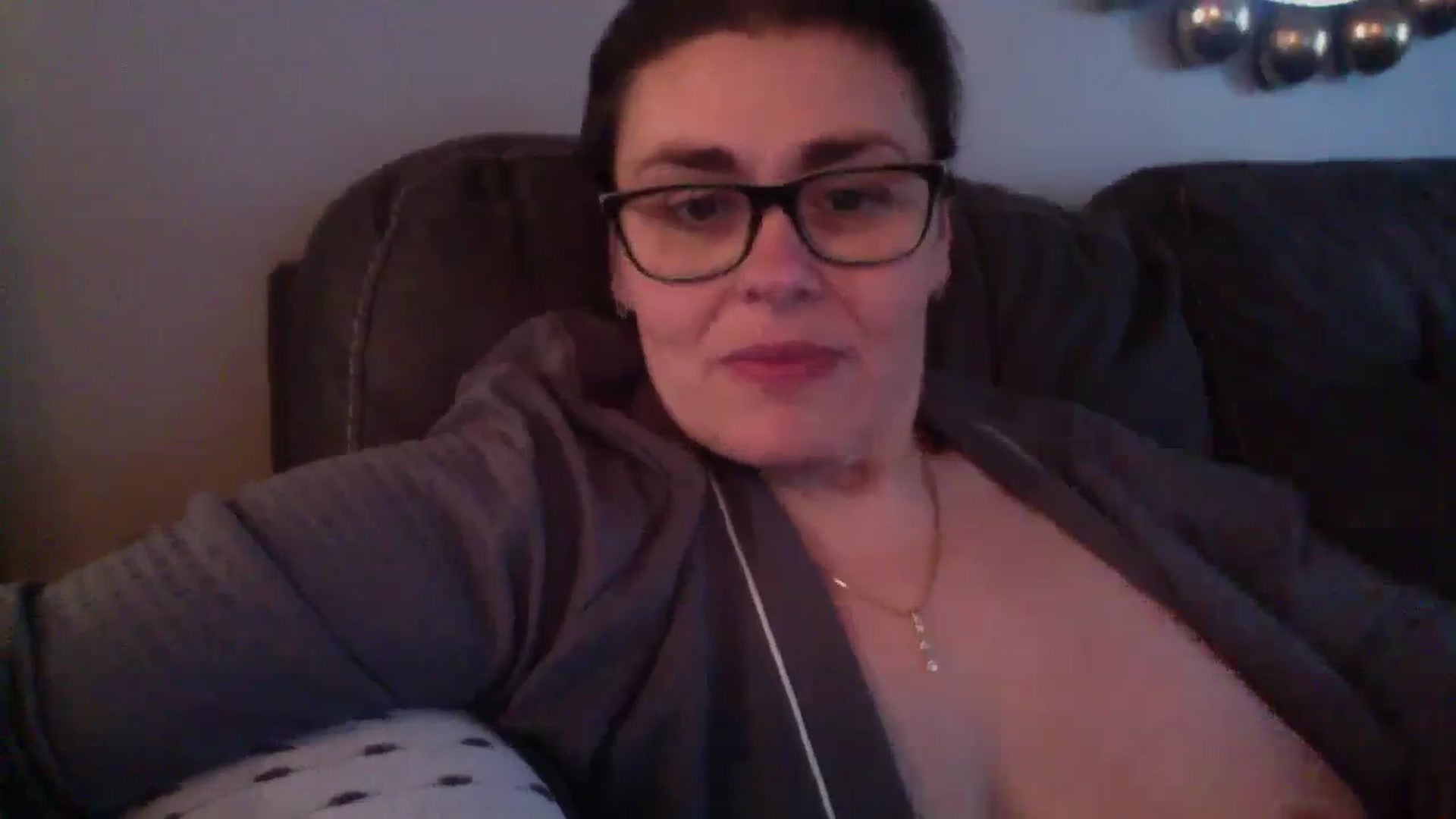 Gallery image thumbnail from MILF_Kori's myfreecams stream on, 12/31/2023, 18:46 image 5 of 20
