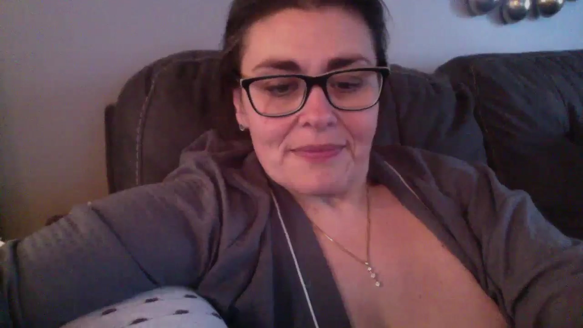 Gallery image thumbnail from MILF_Kori's myfreecams stream on, 12/31/2023, 18:46 image 13 of 20