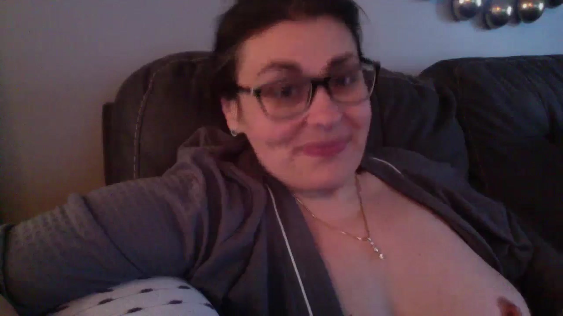 Gallery image thumbnail from MILF_Kori's myfreecams stream on, 12/31/2023, 18:46 image 11 of 20