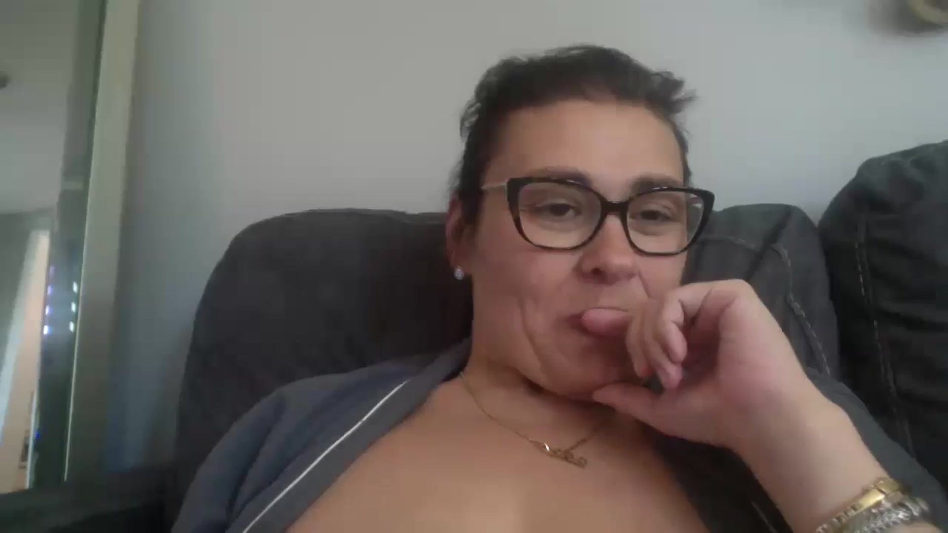 Gallery image thumbnail from MILF_Kori's myfreecams stream on, 05/13/2024, 15:25 image 6 of 20