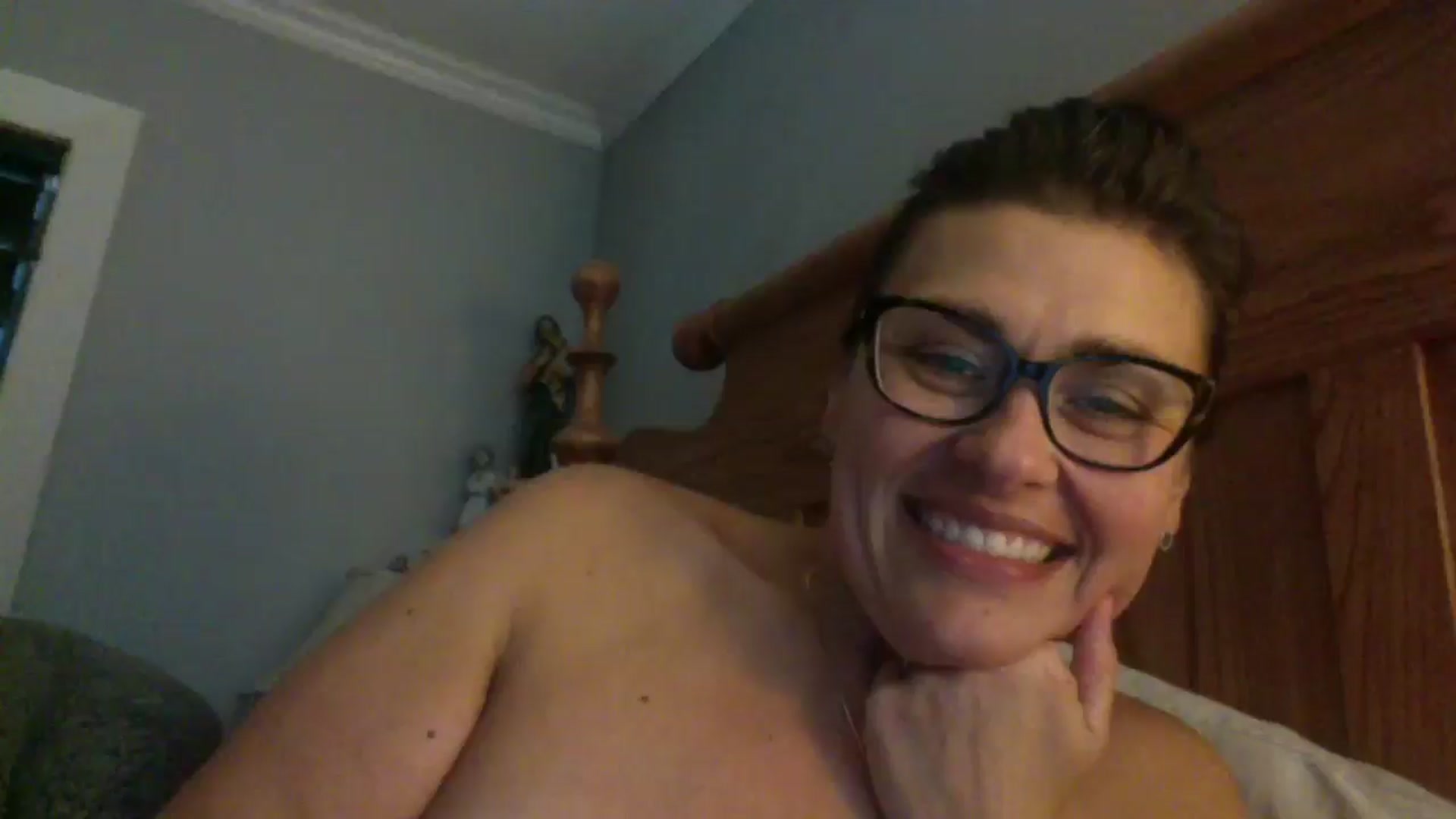Gallery image thumbnail from MILF_Kori's myfreecams stream on, 05/13/2024, 18:43 image 4 of 20