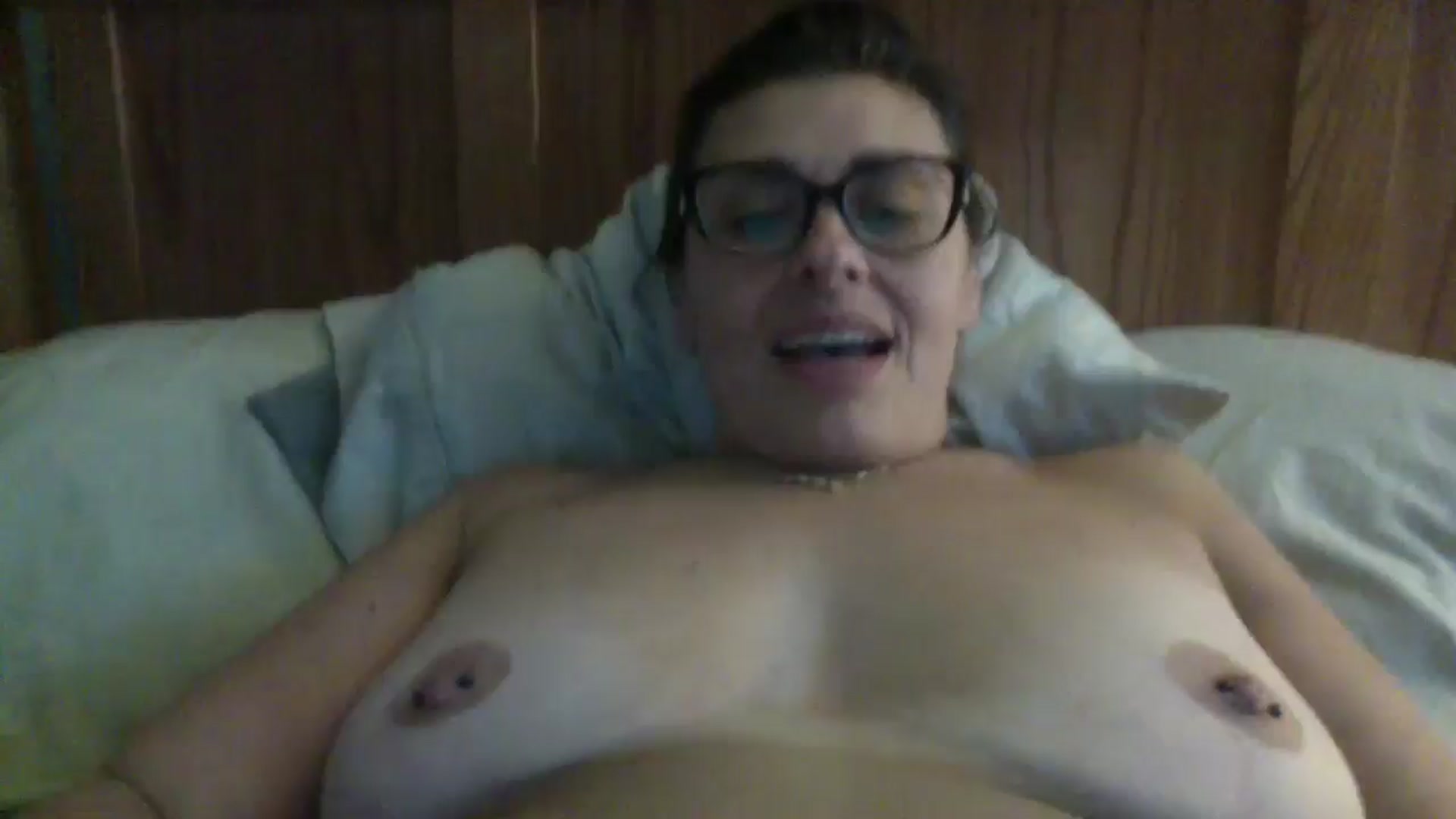 Gallery image thumbnail from MILF_Kori's myfreecams stream on, 05/13/2024, 18:43 image 18 of 20